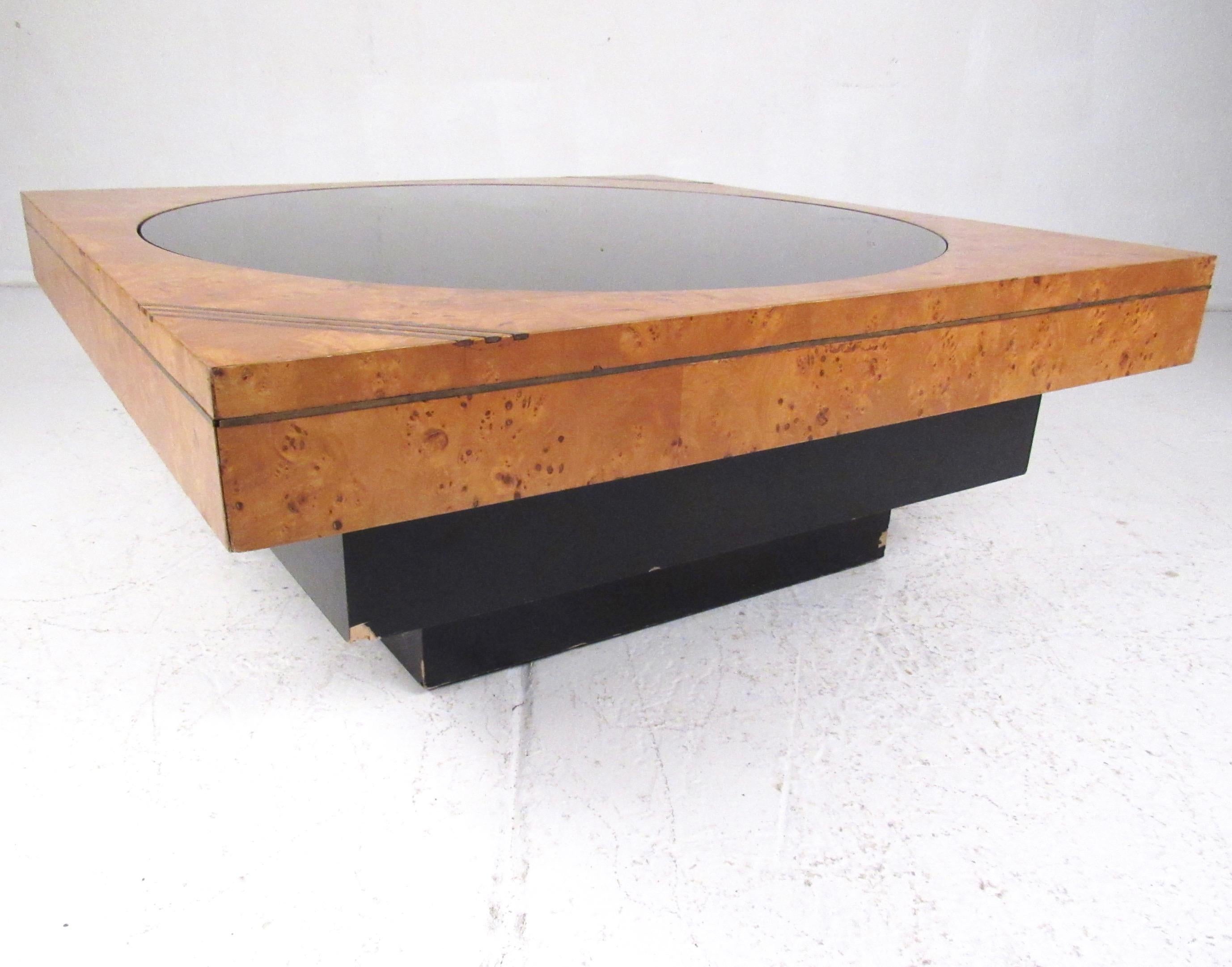 Vintage Modern Burl, Brass, and Glass Coffee Table by Lane In Good Condition For Sale In Brooklyn, NY