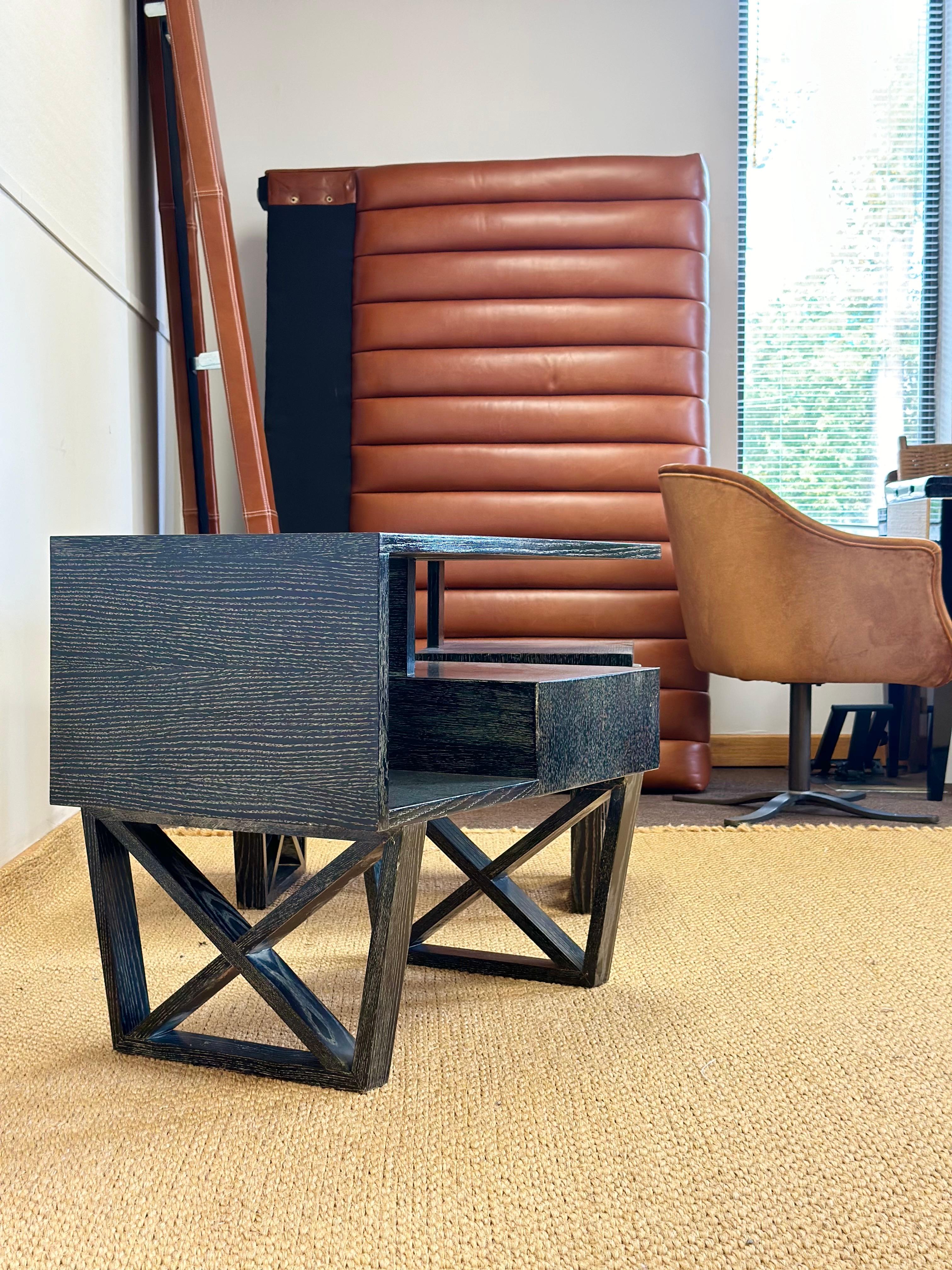 Vintage Modern Cantilever Dark Green Cerused Nightstands or Side Tables – a Pair For Sale 4