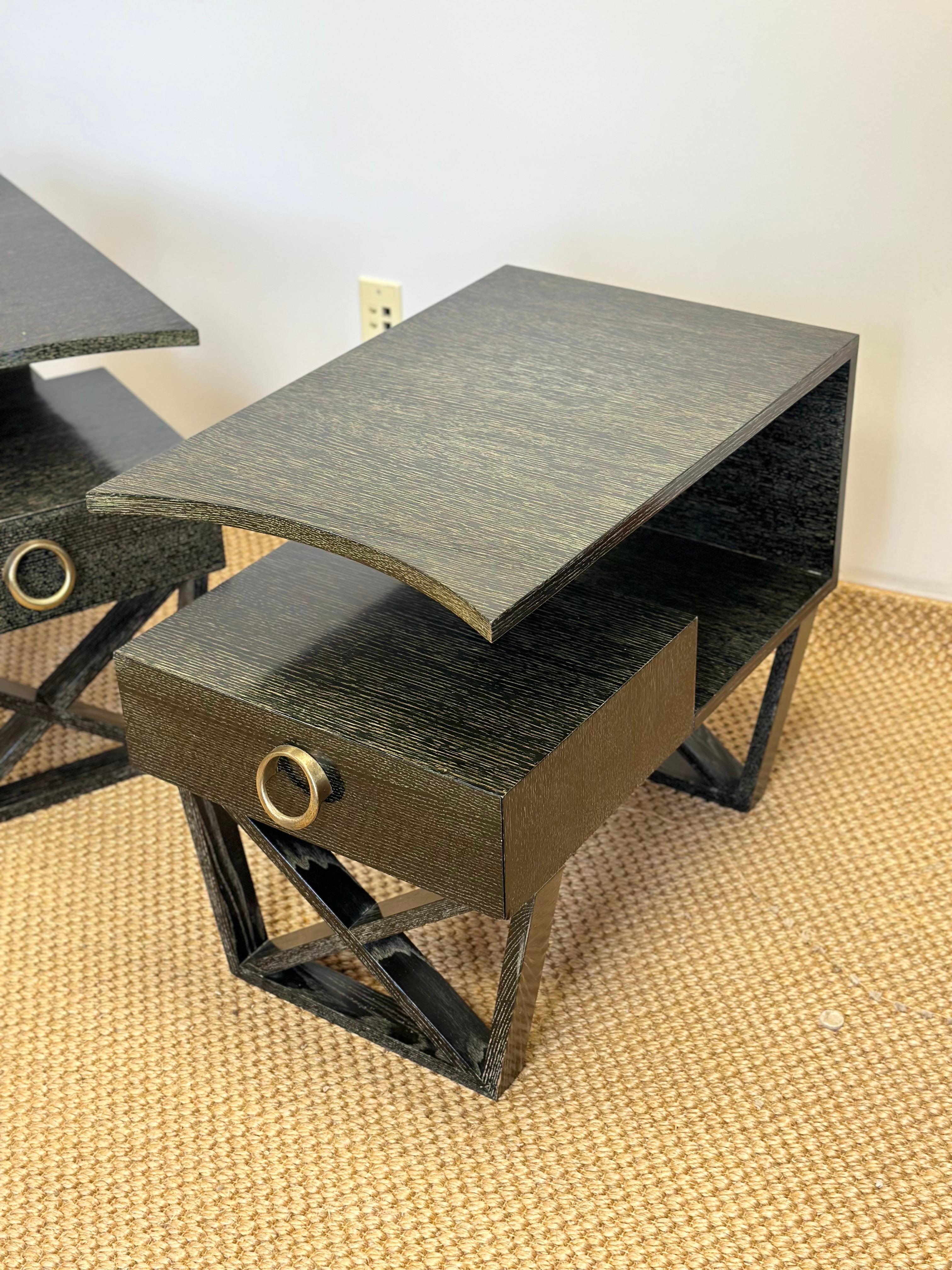 Late 20th Century Vintage Modern Cantilever Dark Green Cerused Nightstands or Side Tables – a Pair For Sale