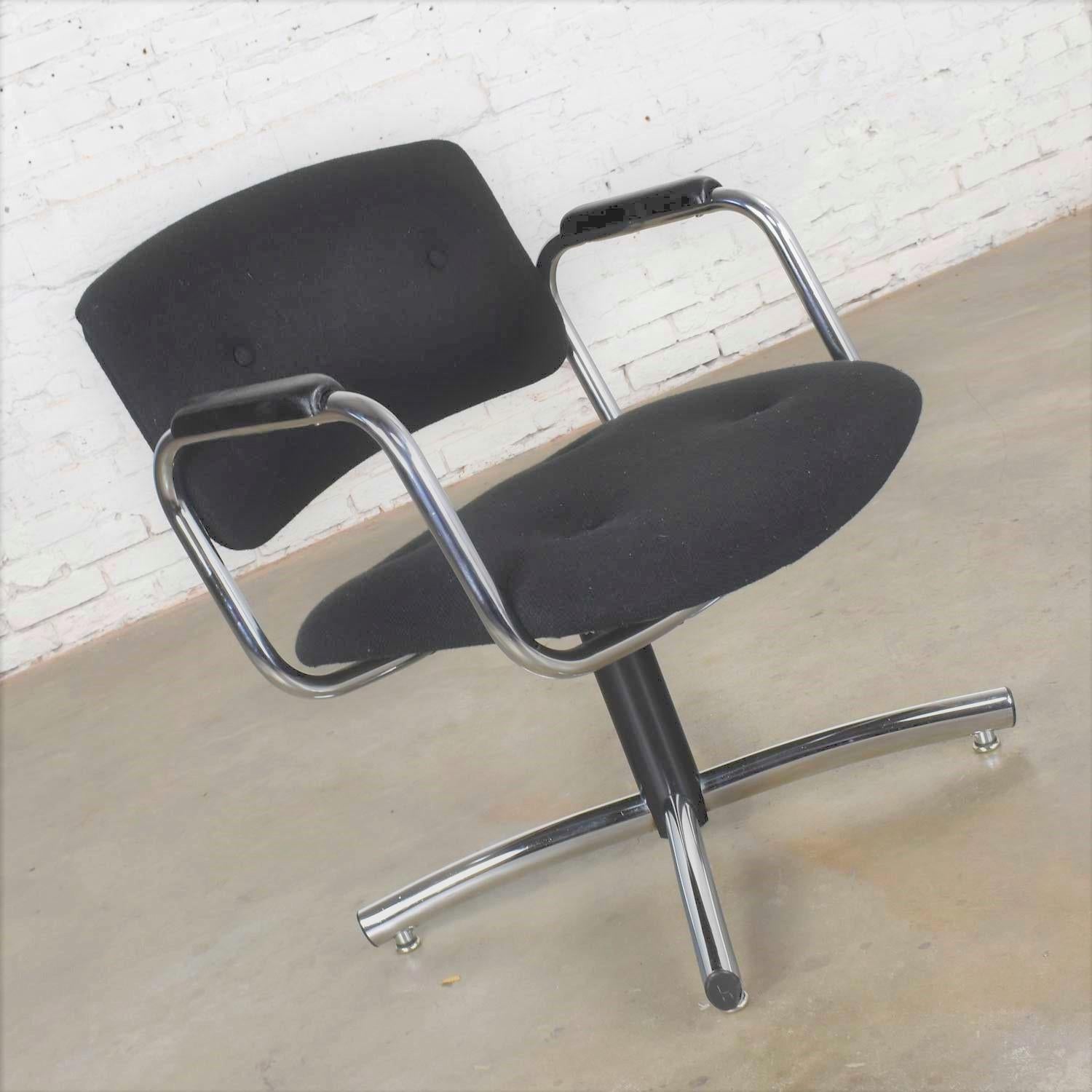 American Vintage Modern Chrome & Black Office Armchair 4 Prong Base Style Steelcase, 1970