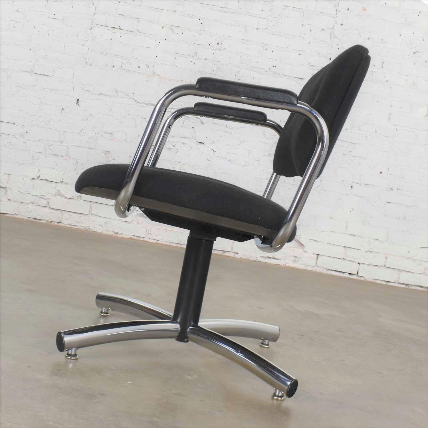 Vintage Modern Chrome & Black Office Armchair 4 Prong Base Style Steelcase, 1970 In Good Condition In Topeka, KS