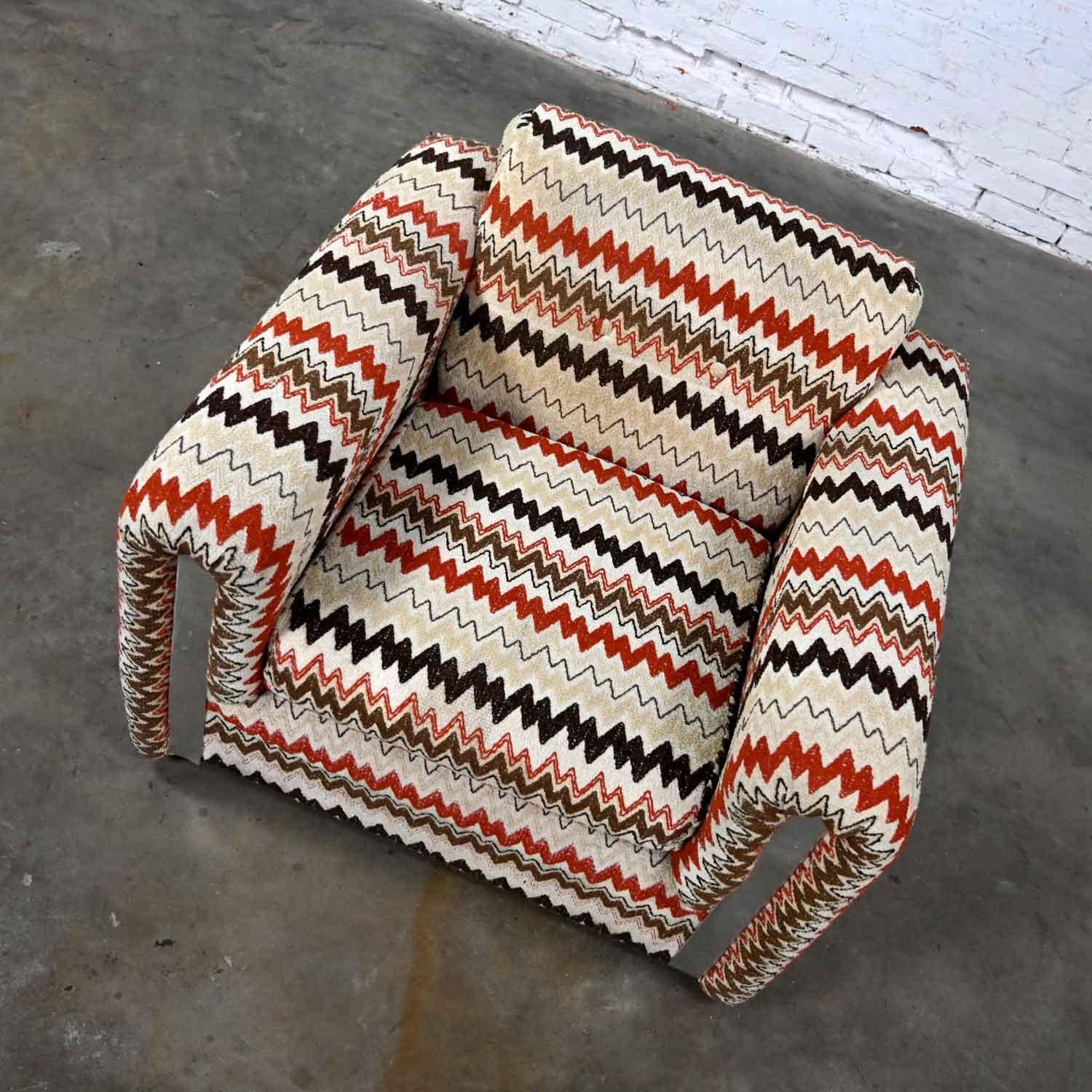 Vintage Modern Club Chair Flame Stich Geometric Fabric by Gaines of Tennessee In Good Condition For Sale In Topeka, KS