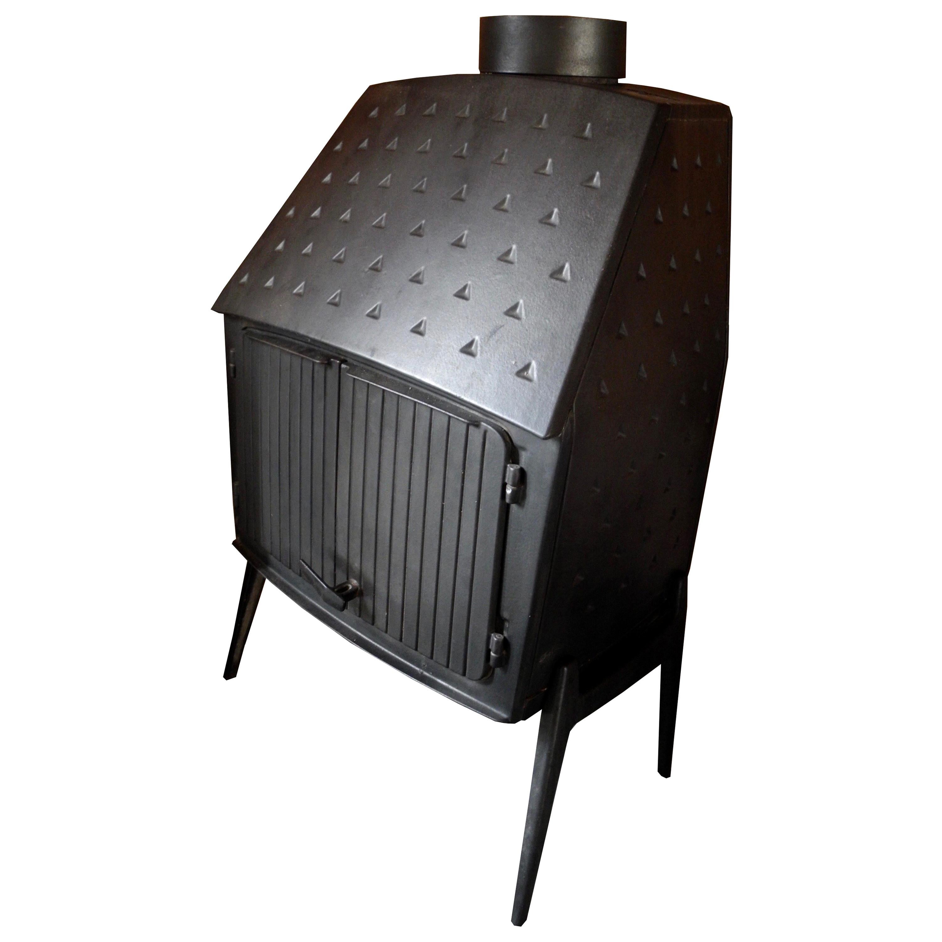 Moderner dänischer Holzofen und Kamin aus schwarzem Gusseisen von Morsø, Dänemark