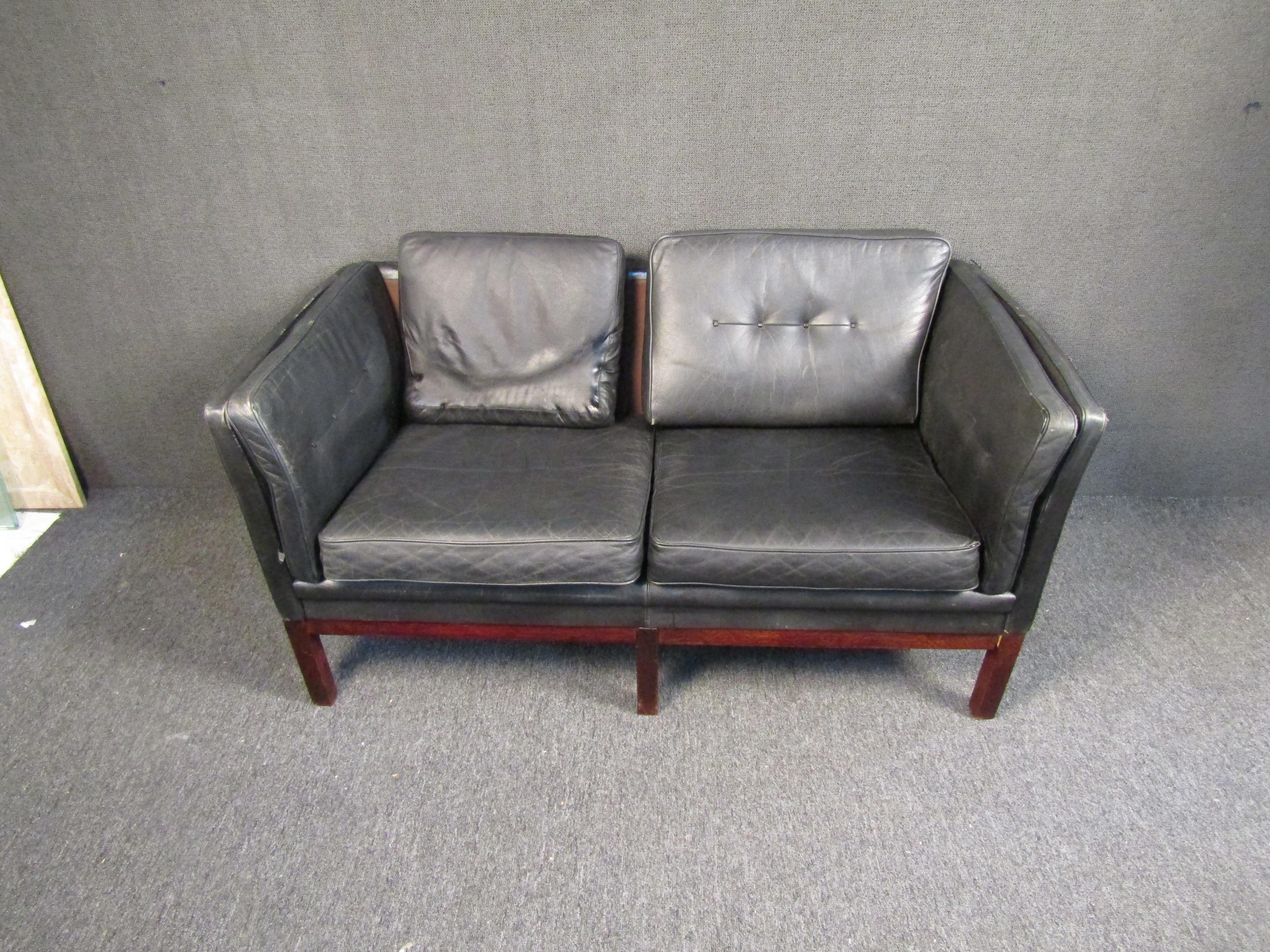 Mid-Century Modern Vintage Modern Danish Couch by Skippers Furniture For Sale