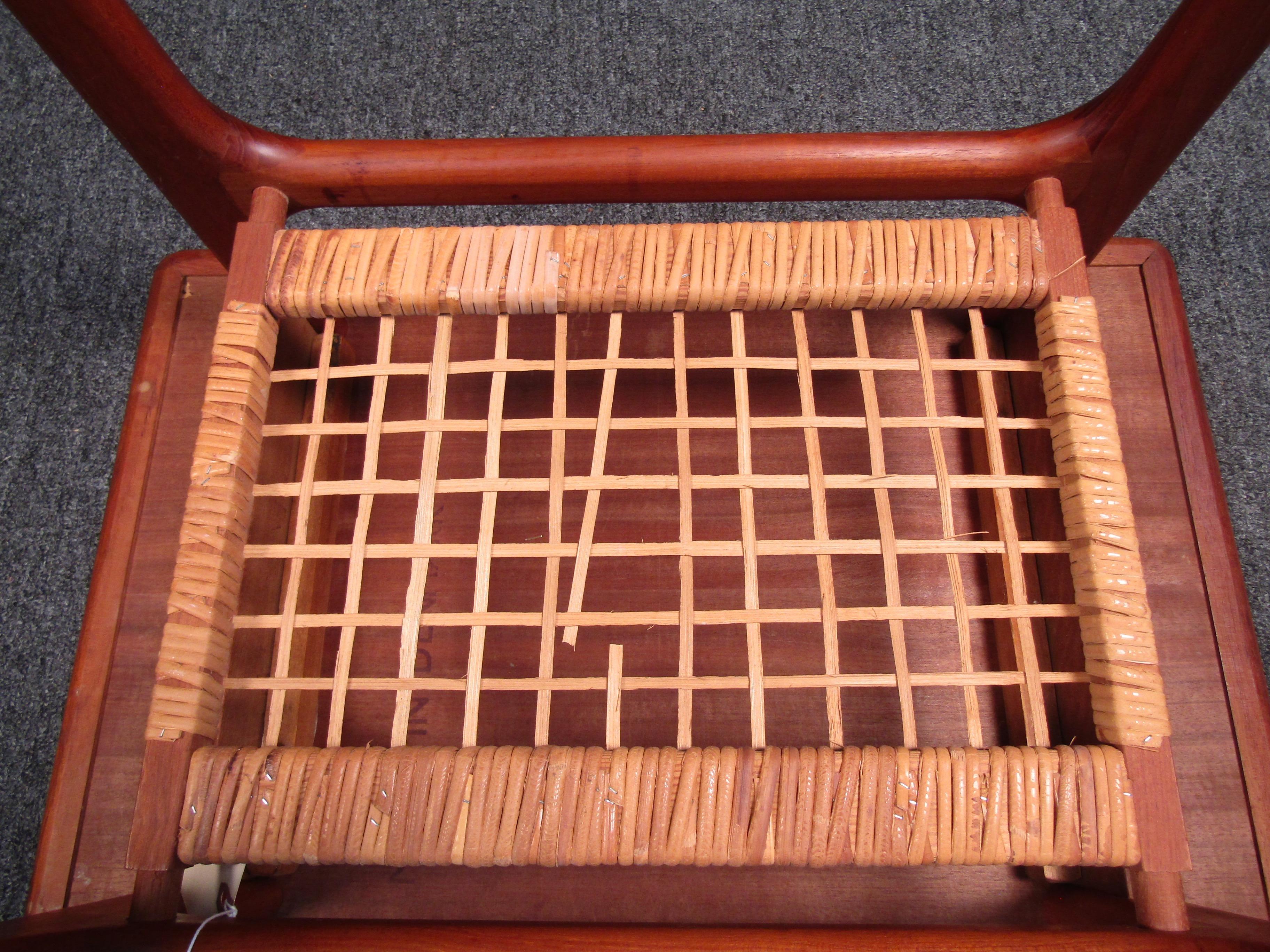 Dänischer Vintage-Beistelltisch, Moderne im Angebot 5