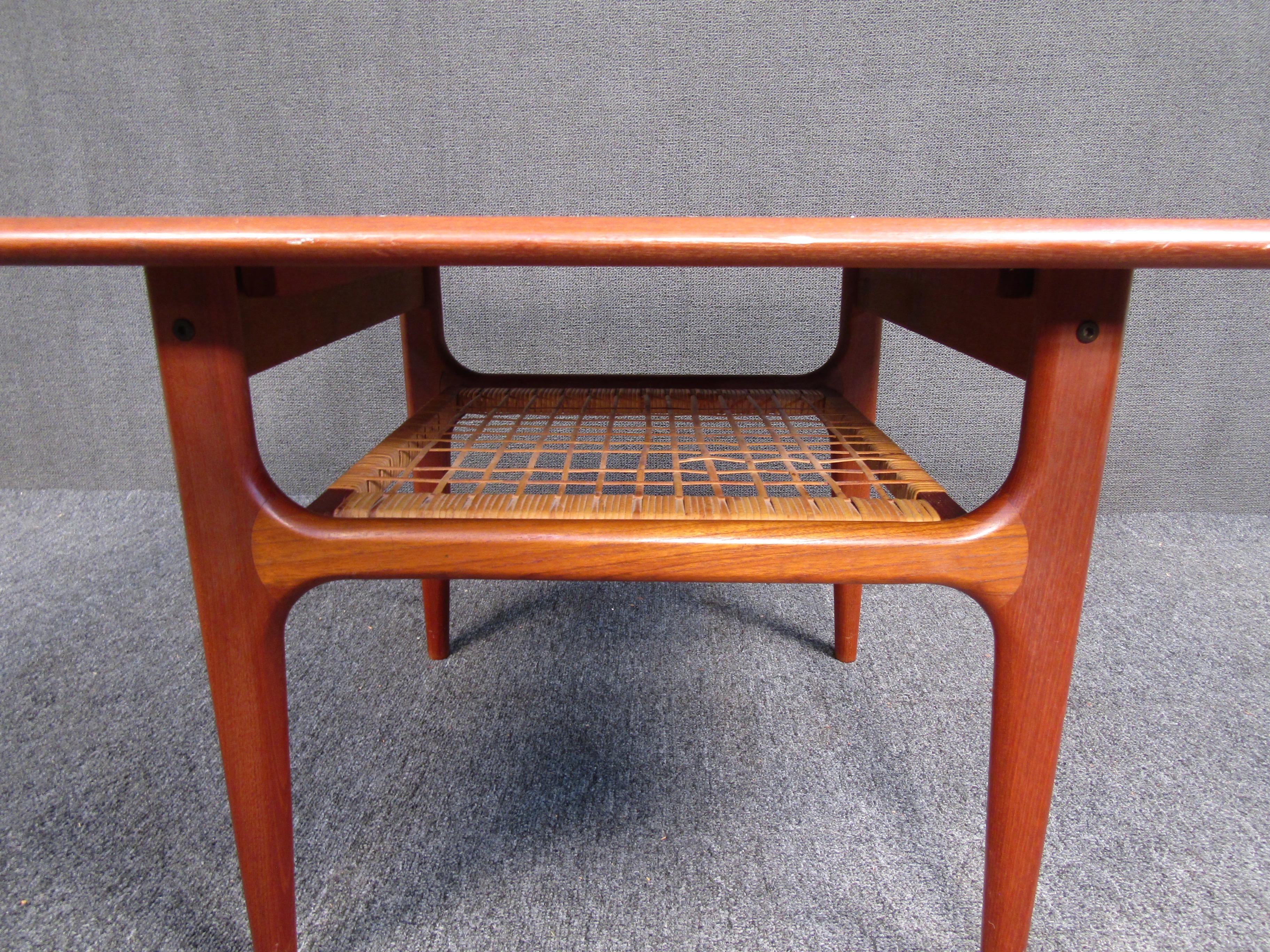 Dänischer Vintage-Beistelltisch, Moderne im Angebot 8