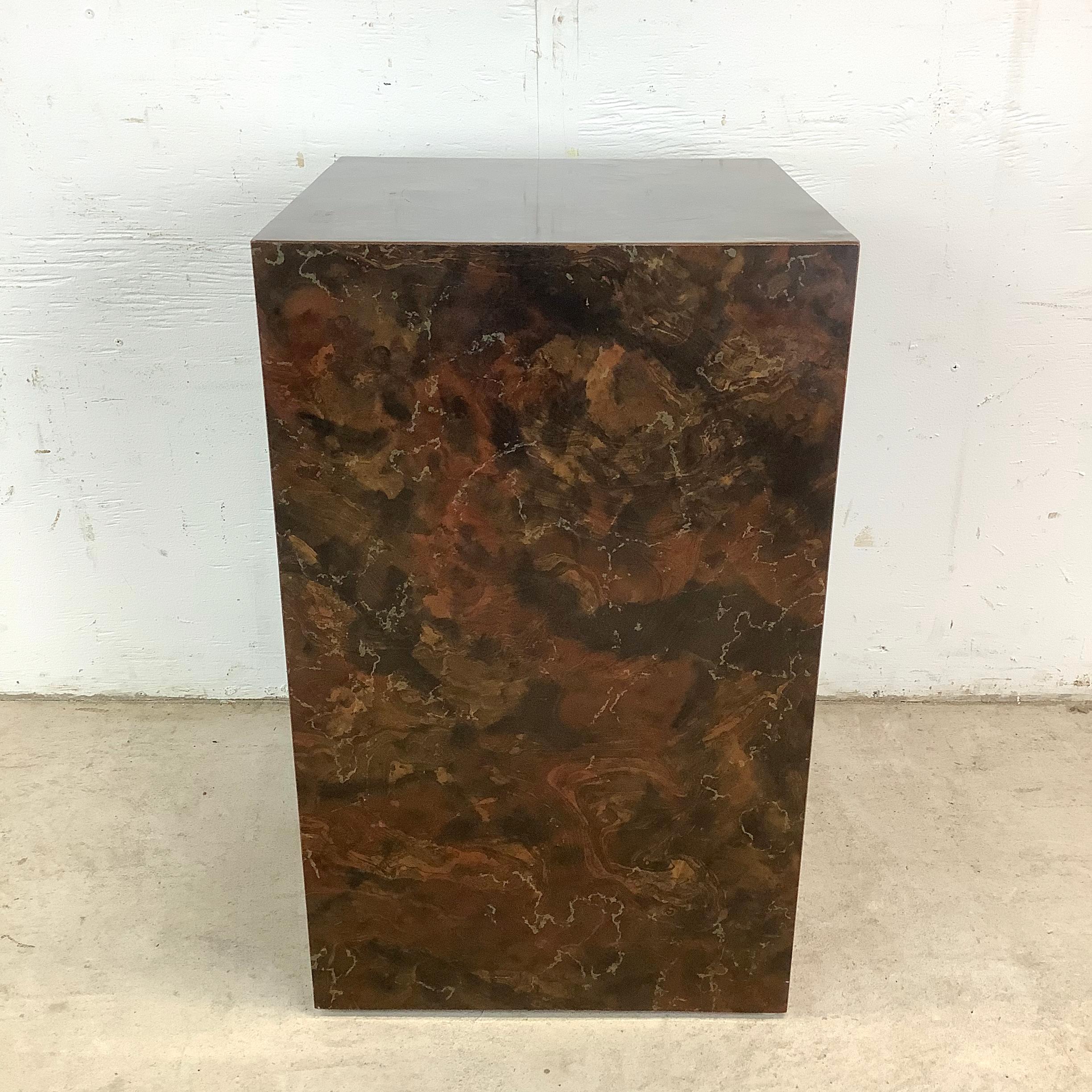 Vintage Modern Display Pedestal (Moderne) im Angebot