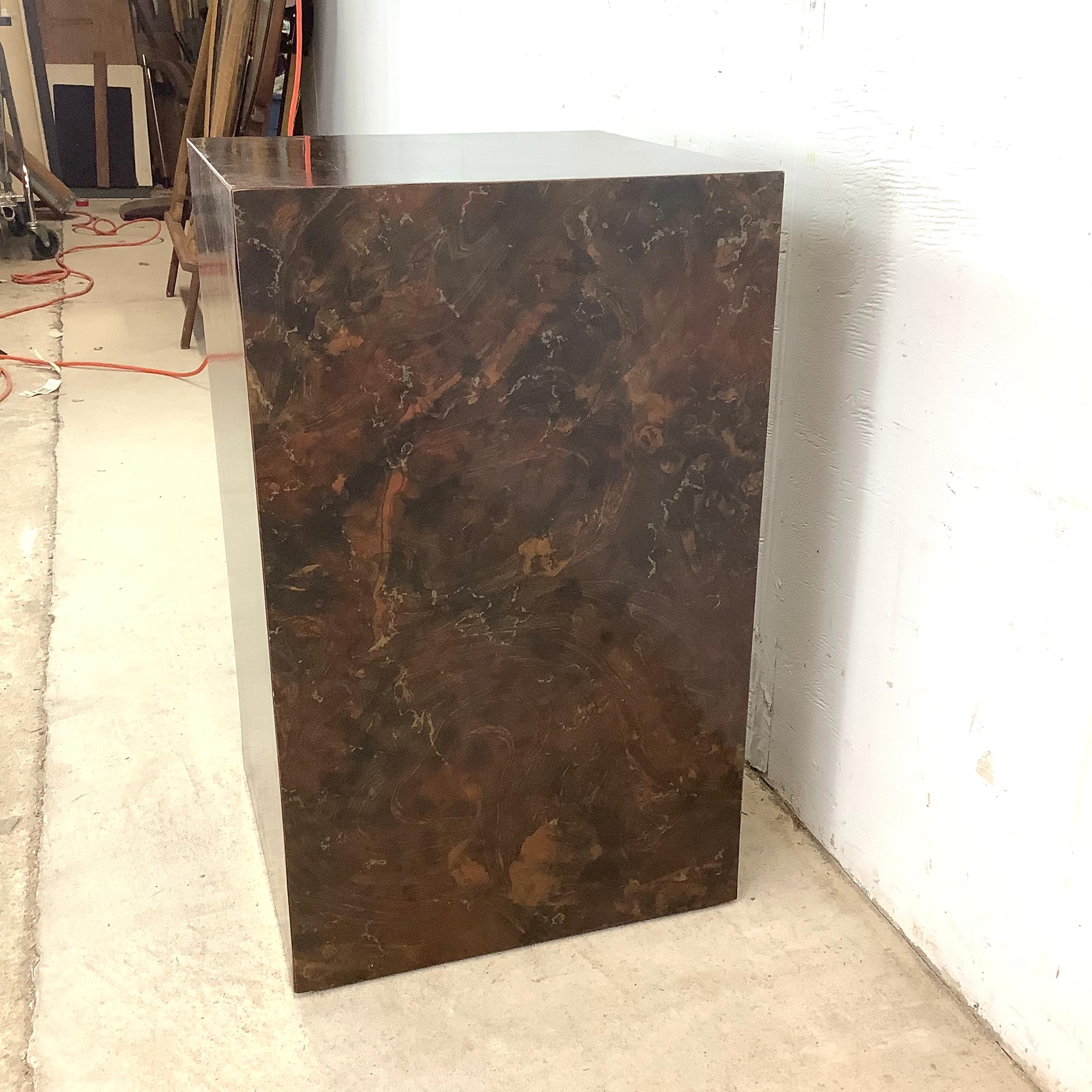 Vintage Modern Display Pedestal (20. Jahrhundert) im Angebot
