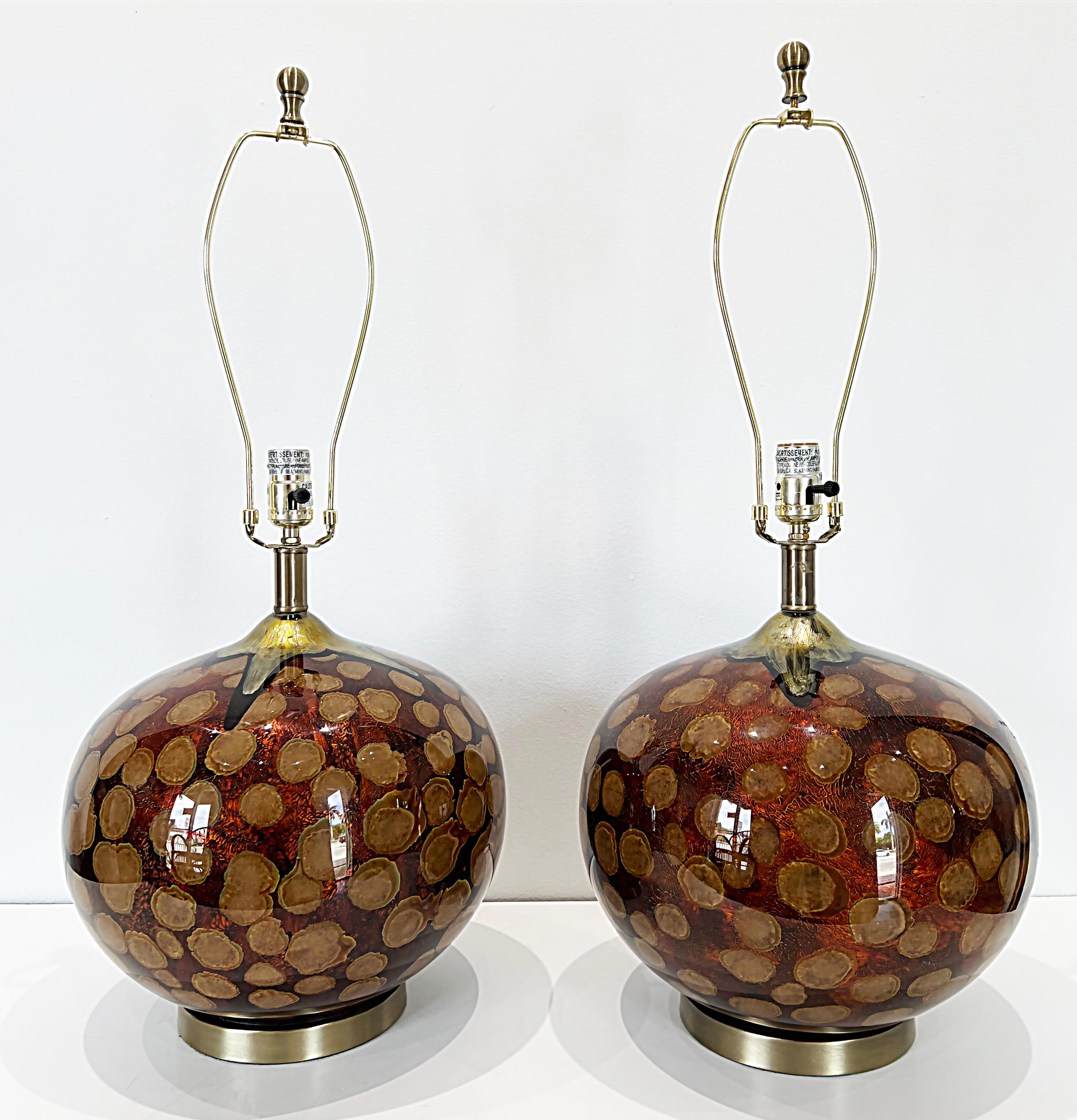 Vintage Modern Eglomise Painted Glass Table Lamps, Pair In Good Condition In Miami, FL