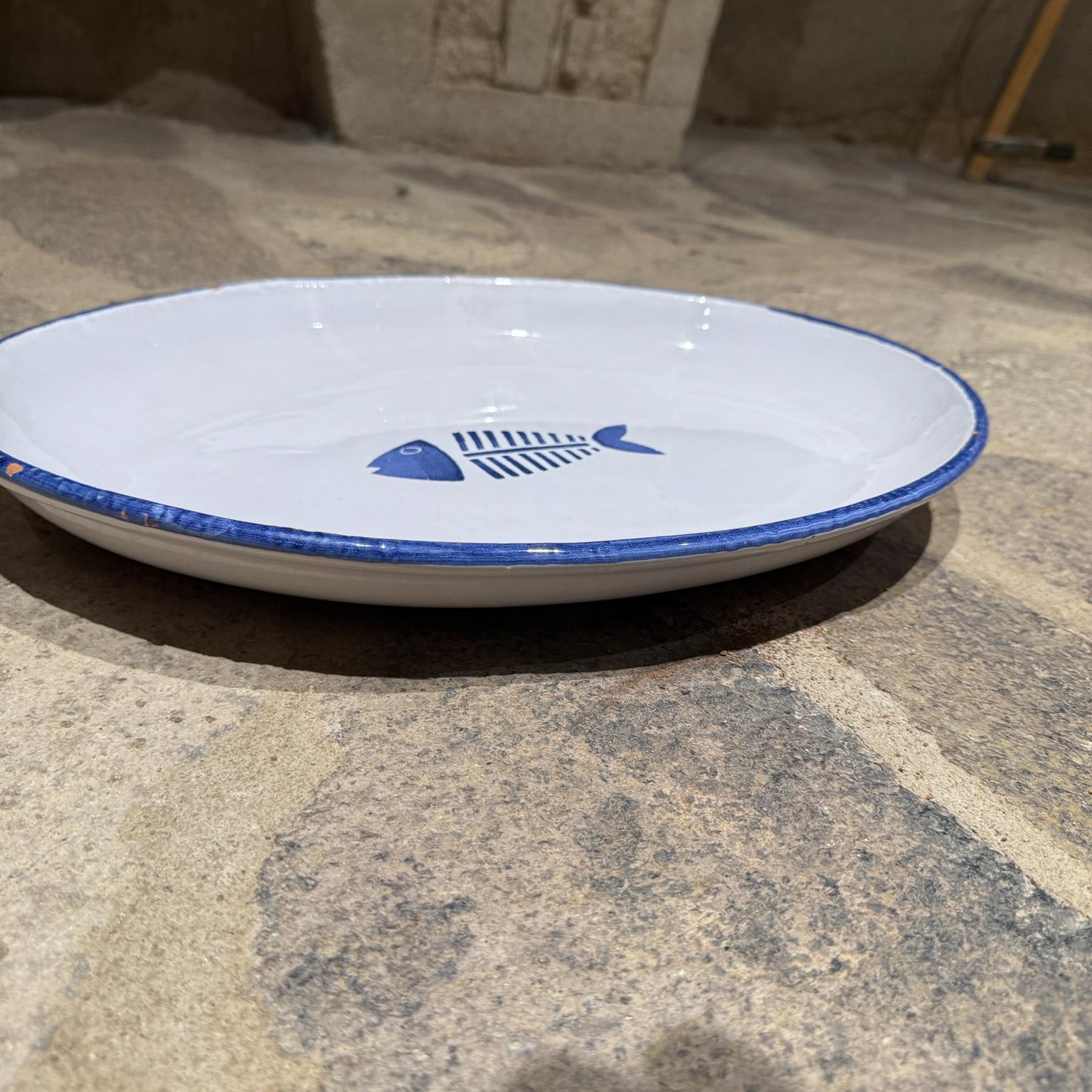 Plato Vintage de Cerámica Moderna de Pescado Hecho en Italia mediados del siglo XX en venta