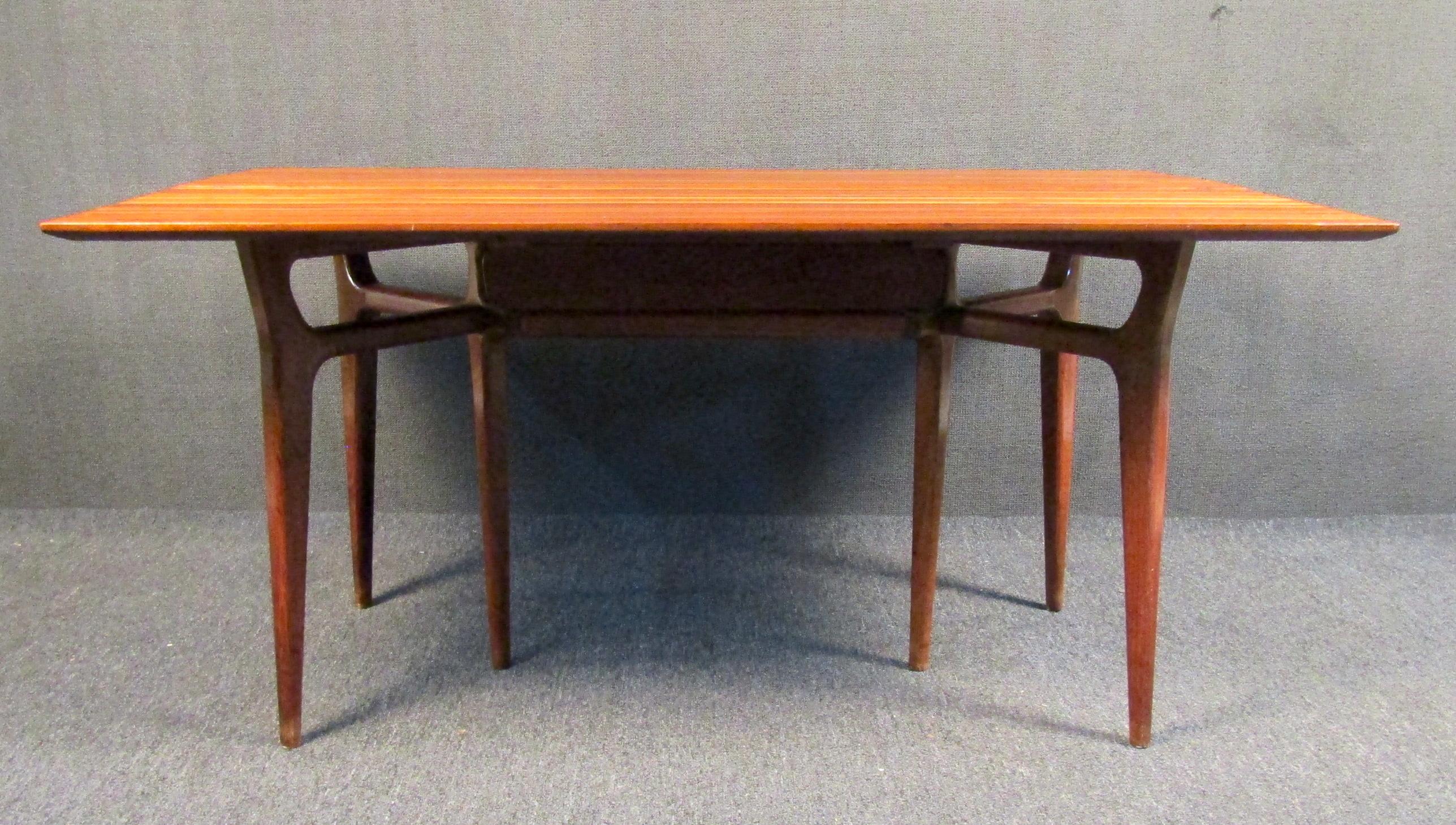 Vintage Fold Out Dining Table by Heritage Henredon In Good Condition In Brooklyn, NY