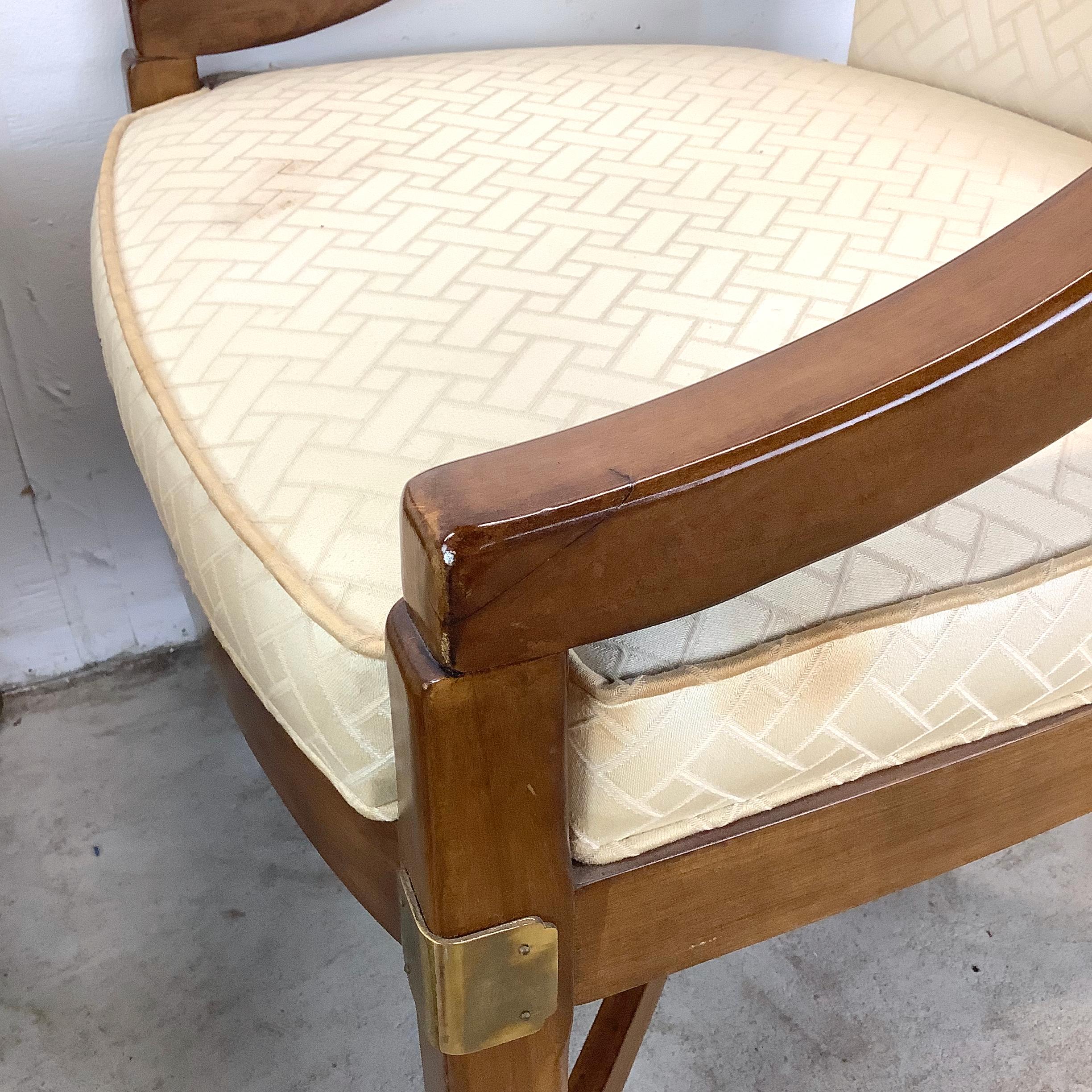 Tavolo da gioco moderno vintage con quattro sedie da club in vendita 10