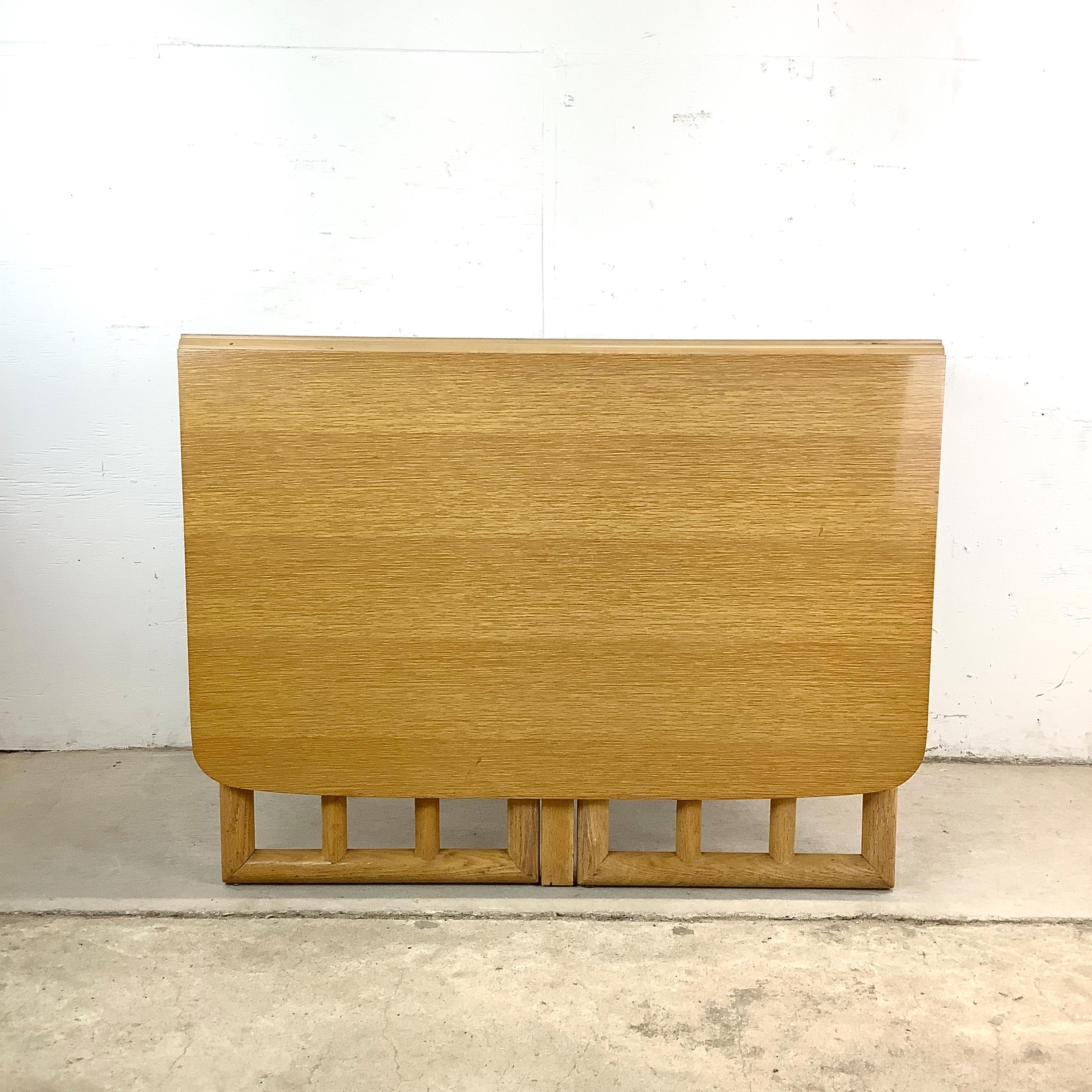 Vintage Modern Gateleg Dining Table In Fair Condition For Sale In Trenton, NJ
