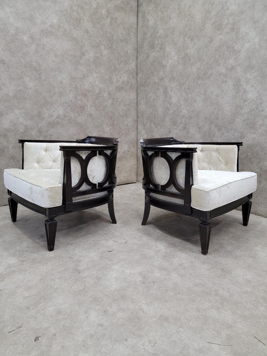 XX secolo Sedie Club Geometriche Moderne Vintage con schienale a botte e imbottite di recente, coppia in vendita