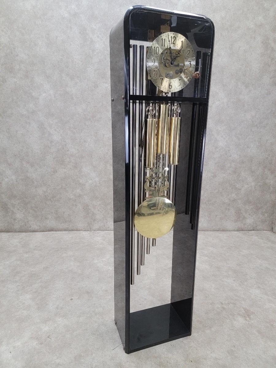 20ième siècle Horloge grand-père allemande vintage moderne Hermle Black Forest Acrylique en vente