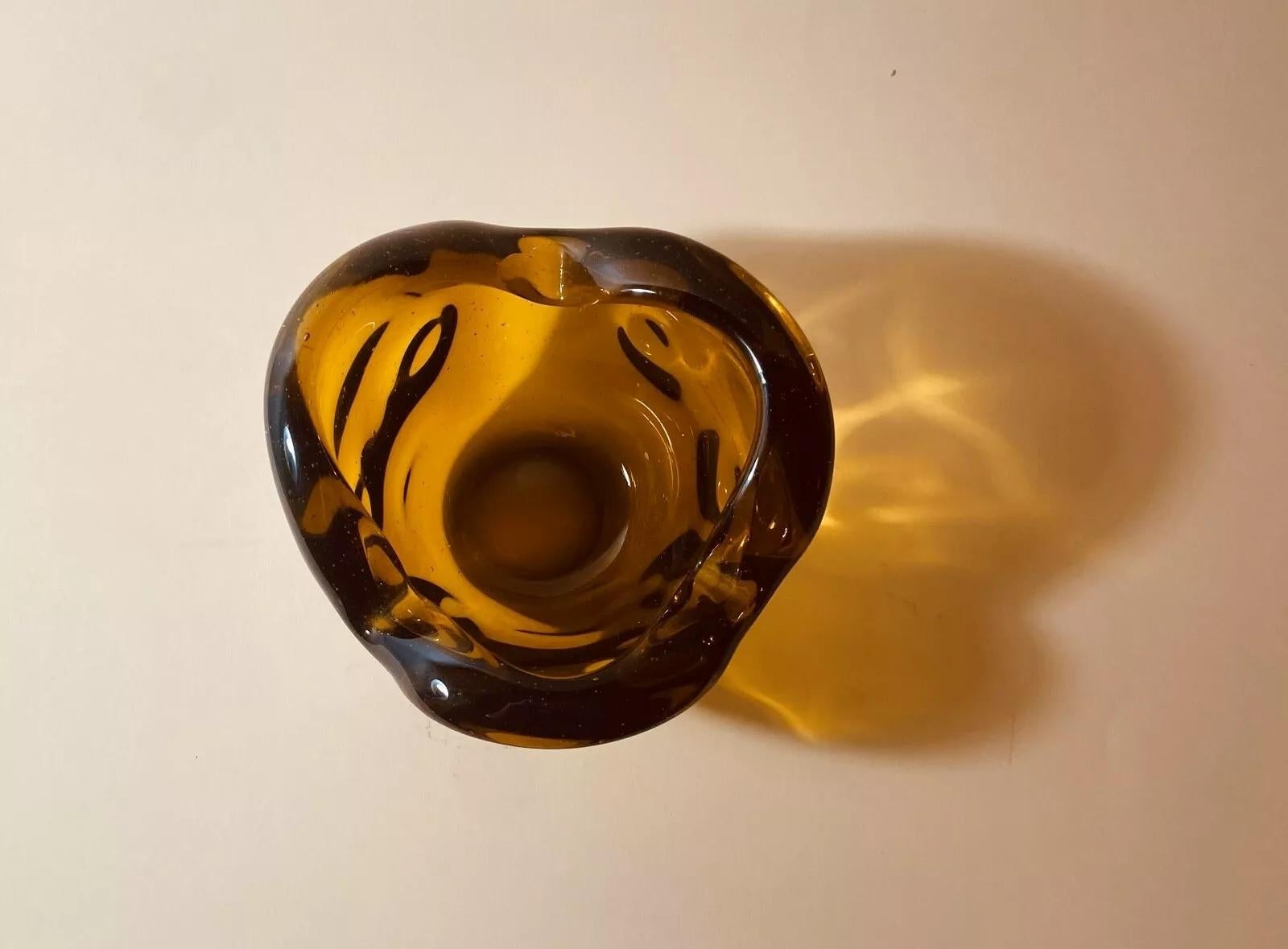 Moderne Vintage-Glasschale Gyula Budveszel Ungarn 1990er Jahre (Handgefertigt) im Angebot