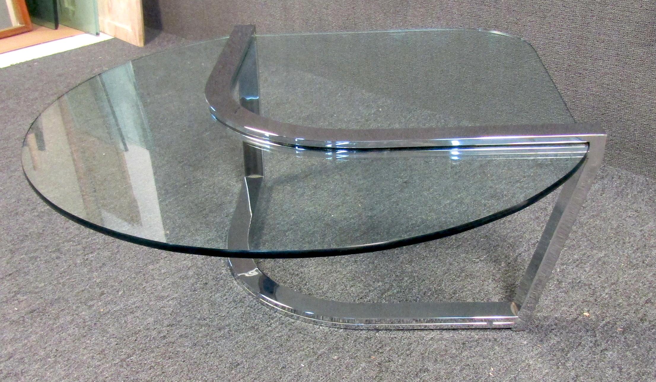 Vintage Modern Glass Coffee Table by Pace In Good Condition For Sale In Brooklyn, NY