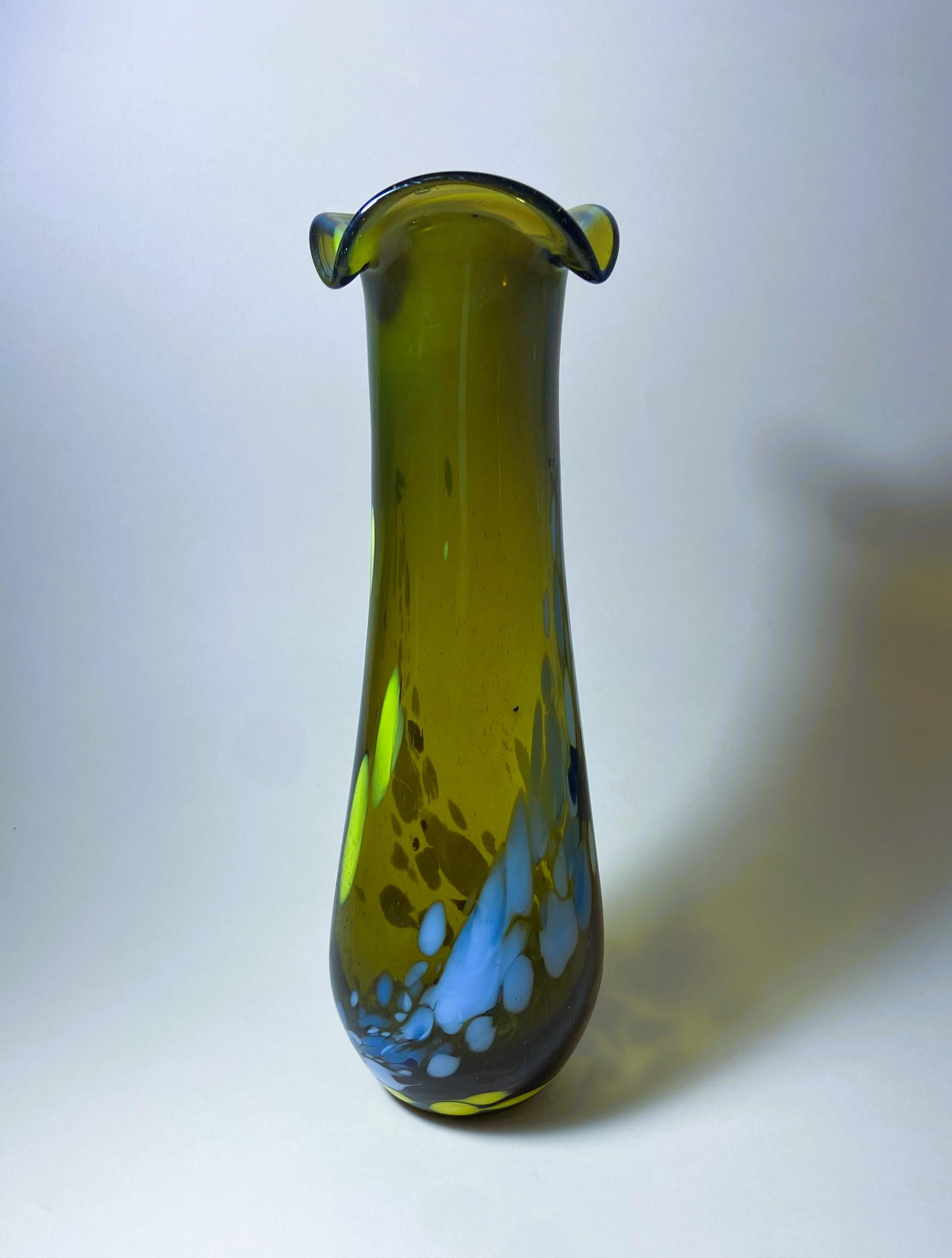 Moderno Vaso di vetro moderno d'epoca Budveszel Gyula Ungheria anni '90 in vendita