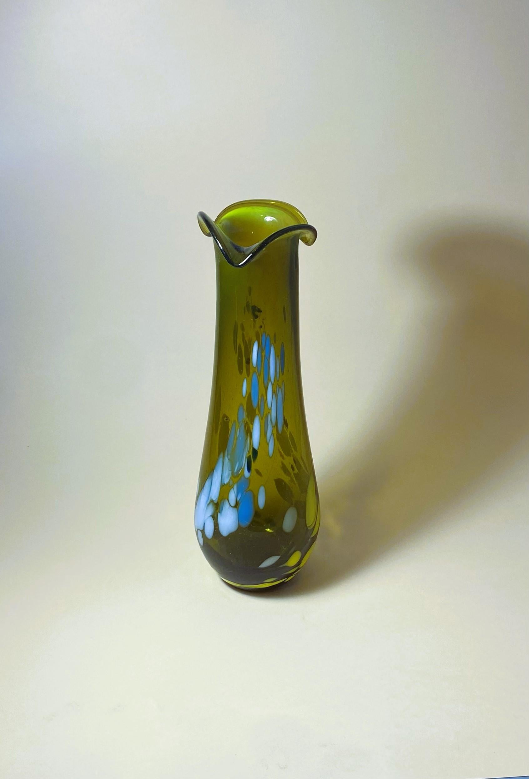 Fatto a mano Vaso di vetro moderno d'epoca Budveszel Gyula Ungheria anni '90 in vendita