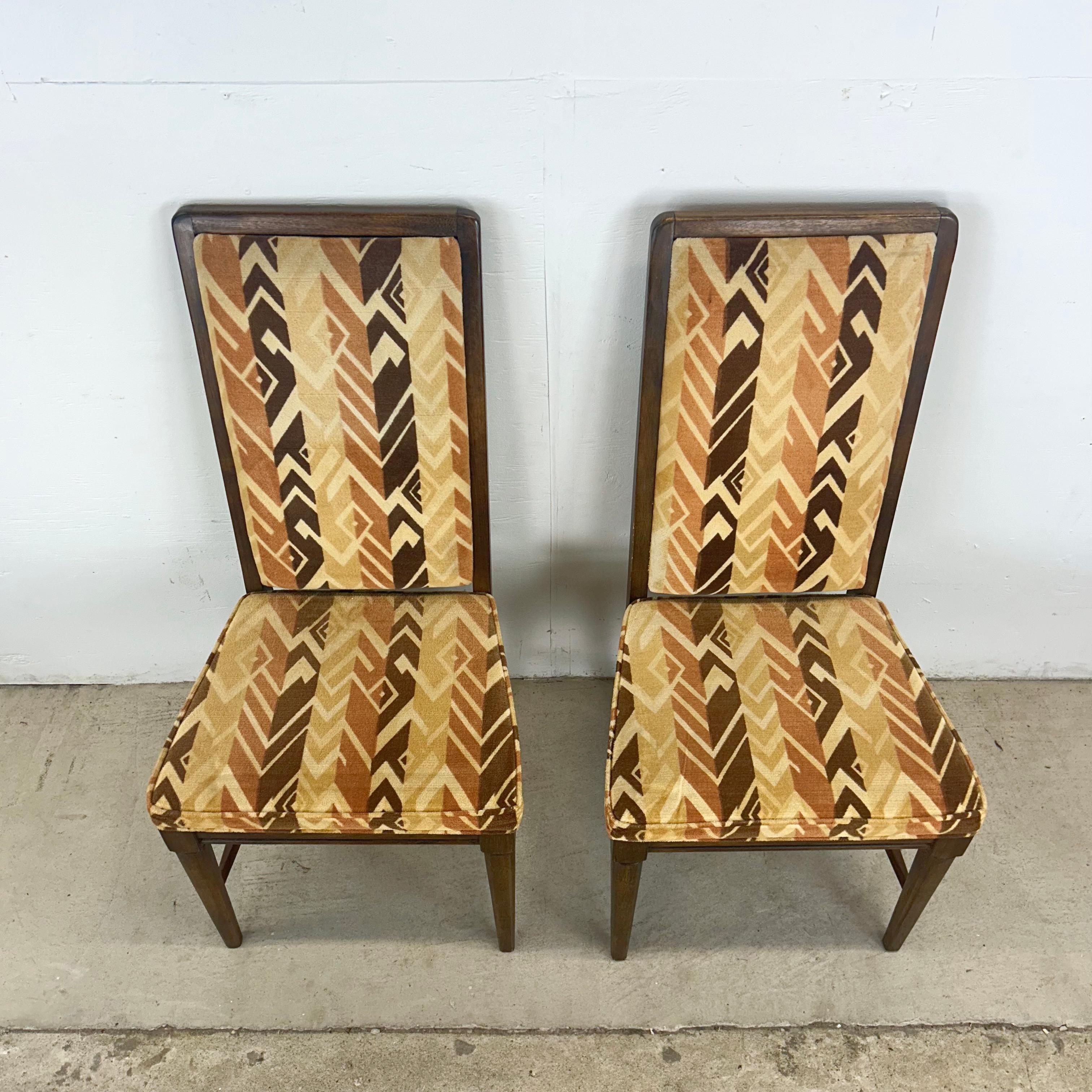 Chaises de salle à manger à dossier haut The Moderns - set of Six Bon état - En vente à Trenton, NJ
