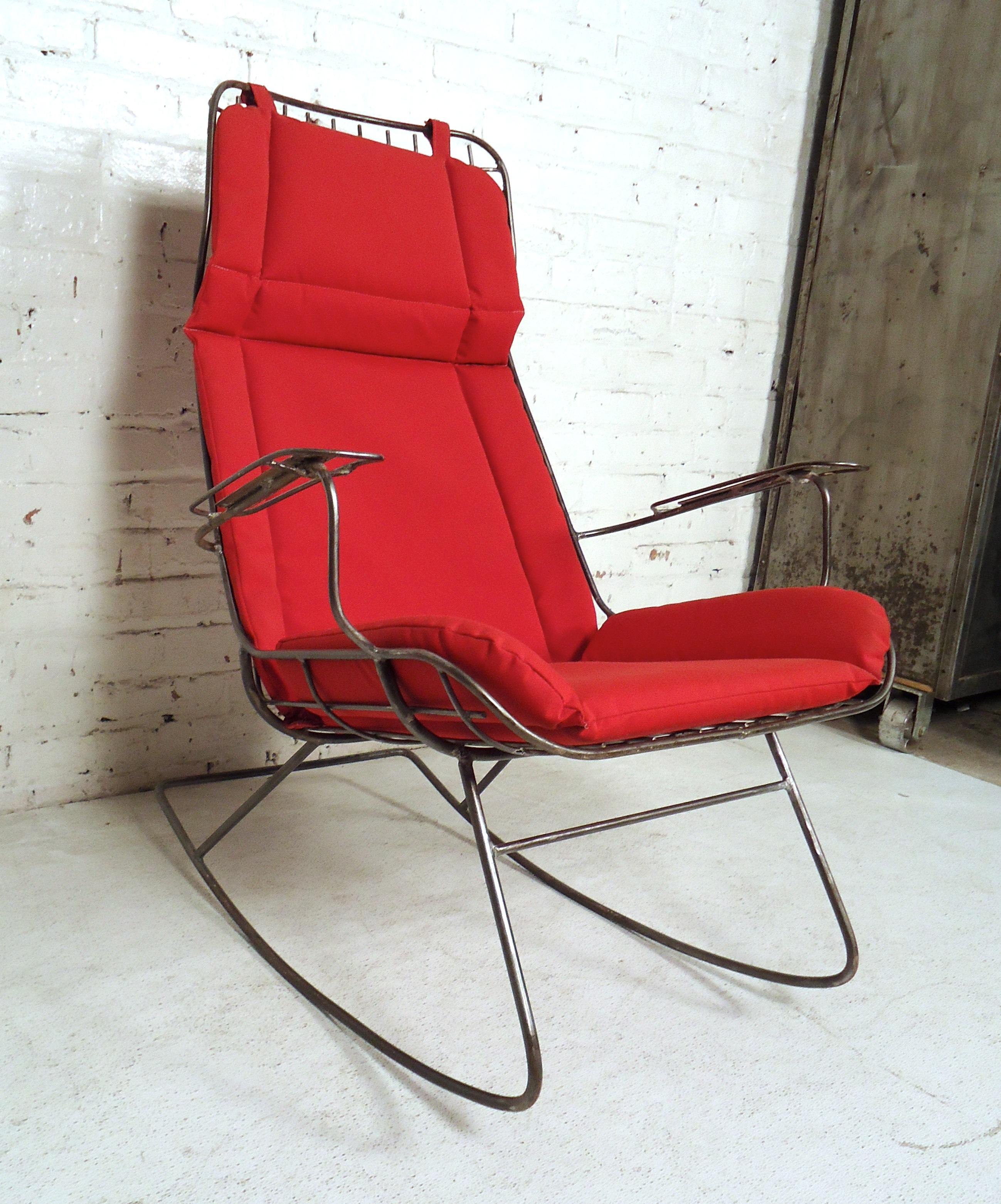 Vintage Modern Industrial Iron Rocker In Good Condition For Sale In Brooklyn, NY