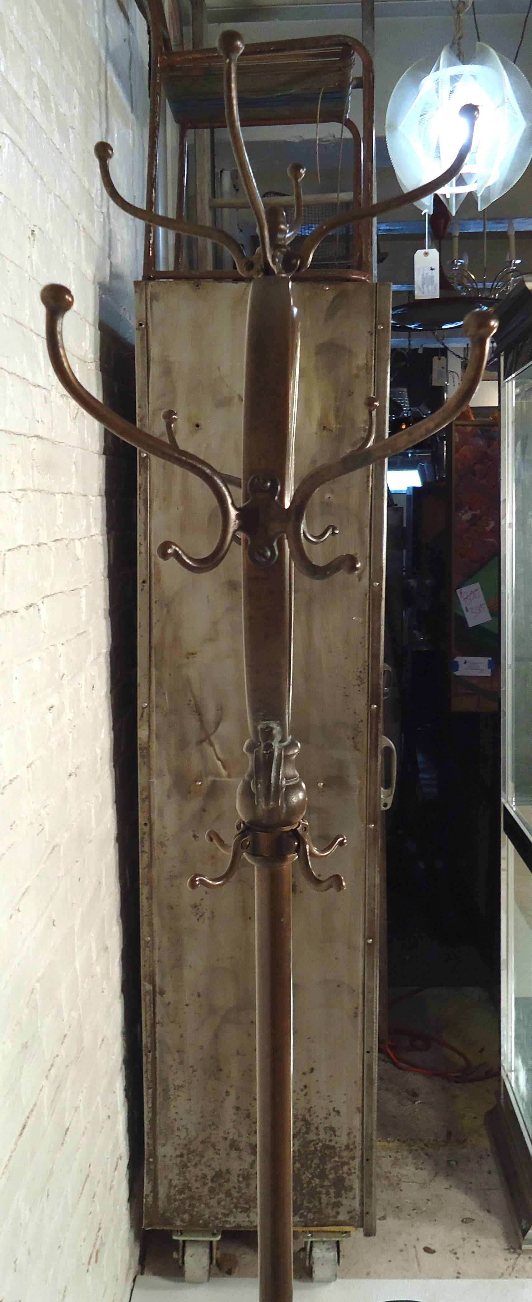 Vintage Modern Iron Coat Rack In Good Condition In Brooklyn, NY