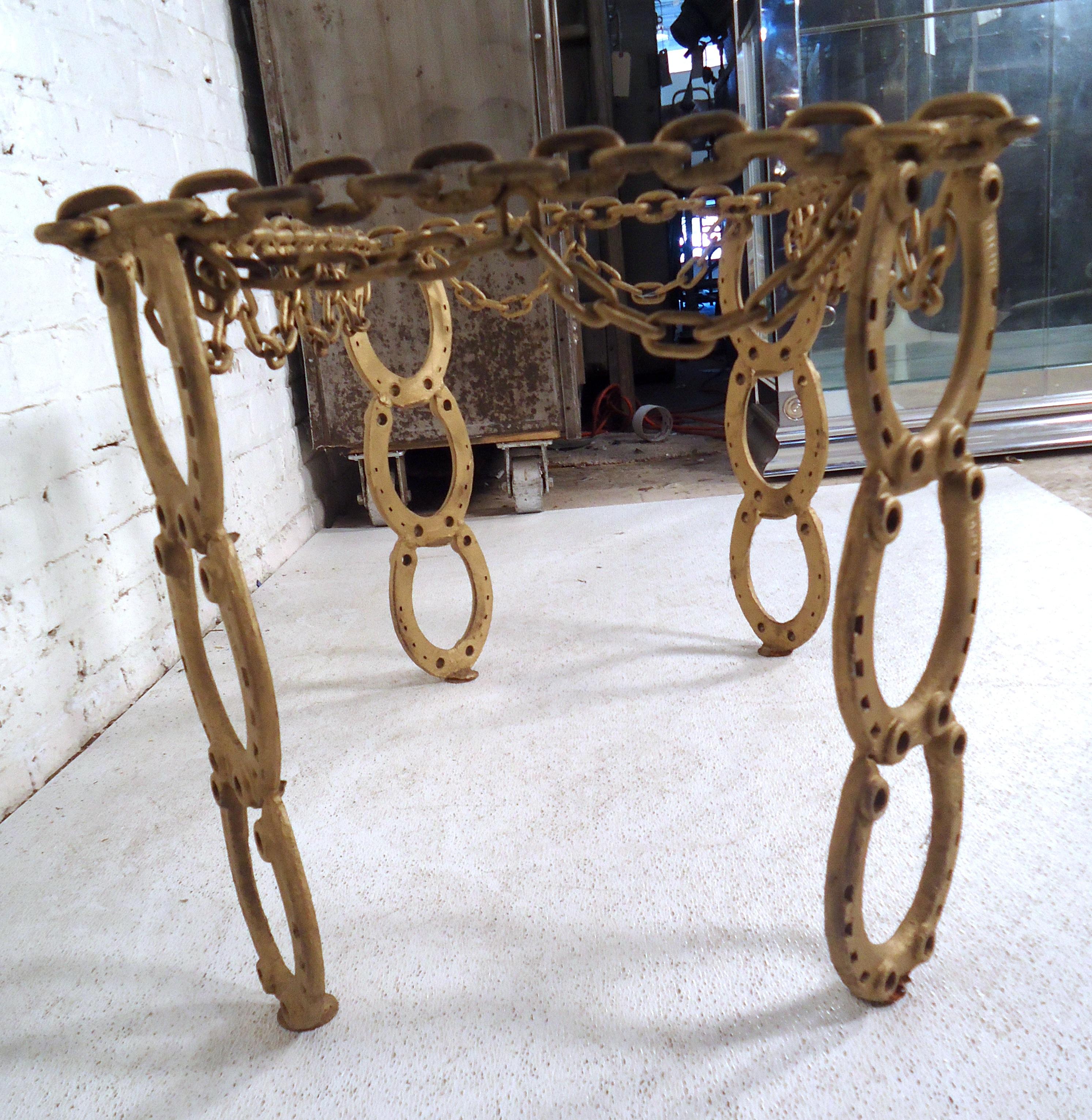 Table d'appoint en fer moderne et vintage en vente 1