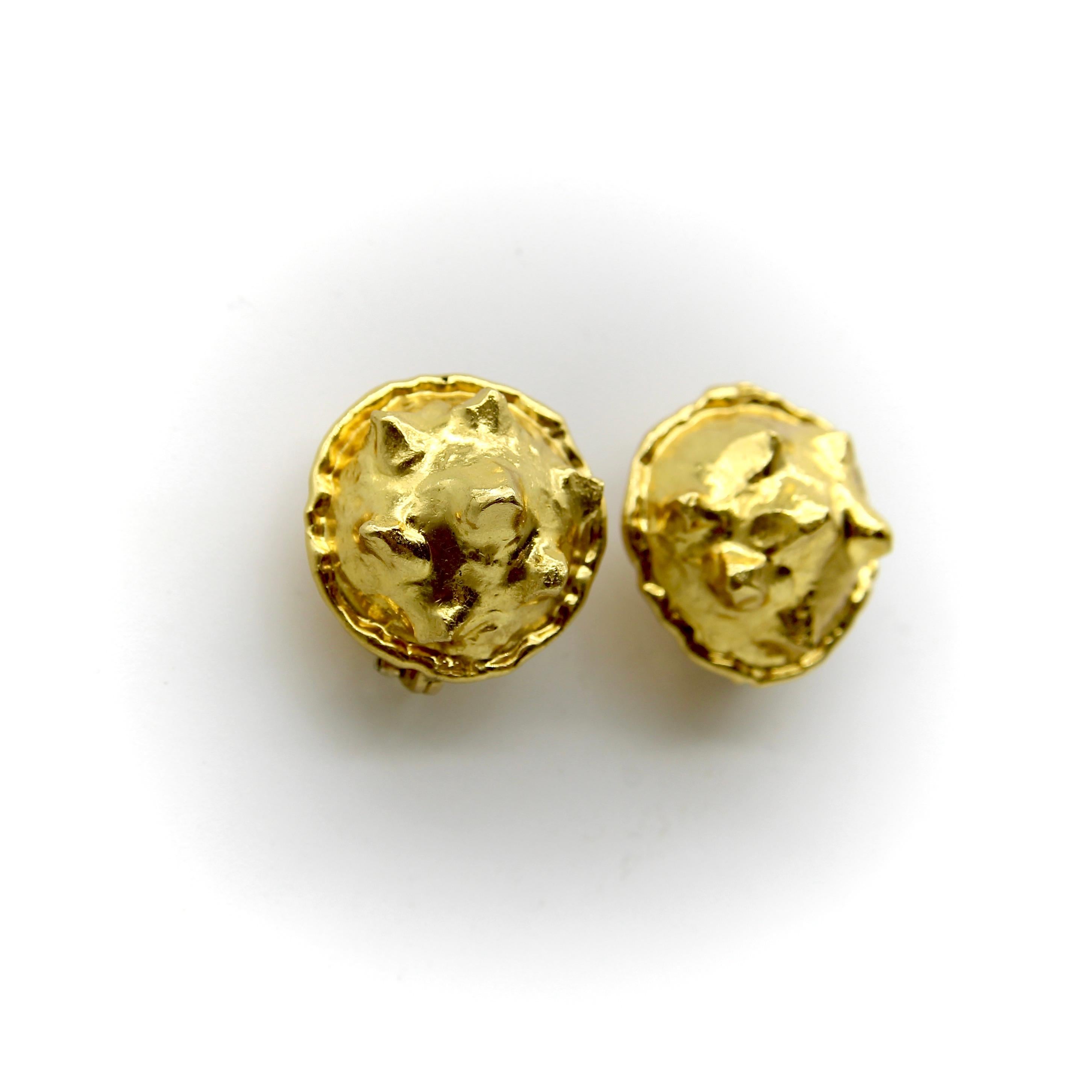 Vintage Modern Jean Mahie 22K Gold Earrings  In Good Condition For Sale In Venice, CA