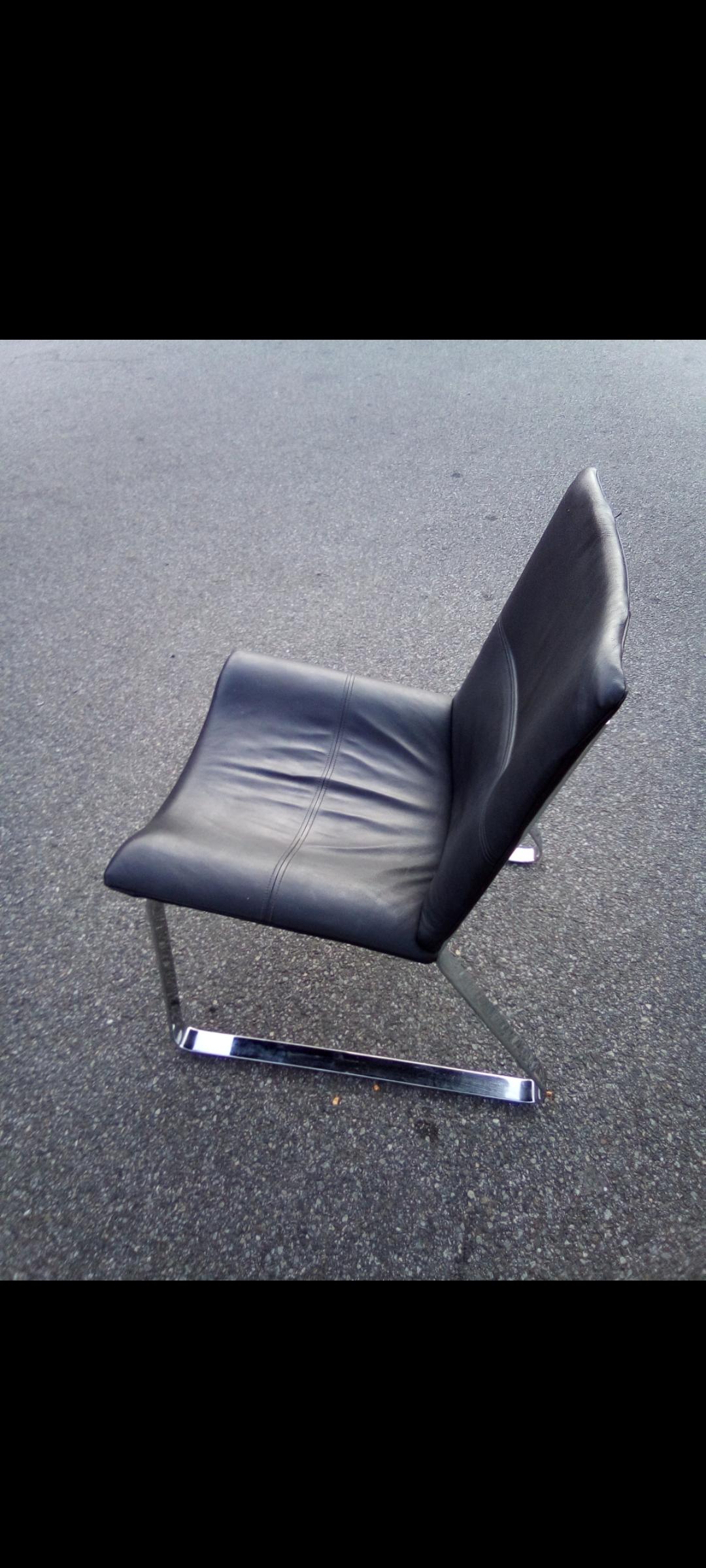 American Vintage Modern Leather and Steel BoConcept Jet Chair For Sale