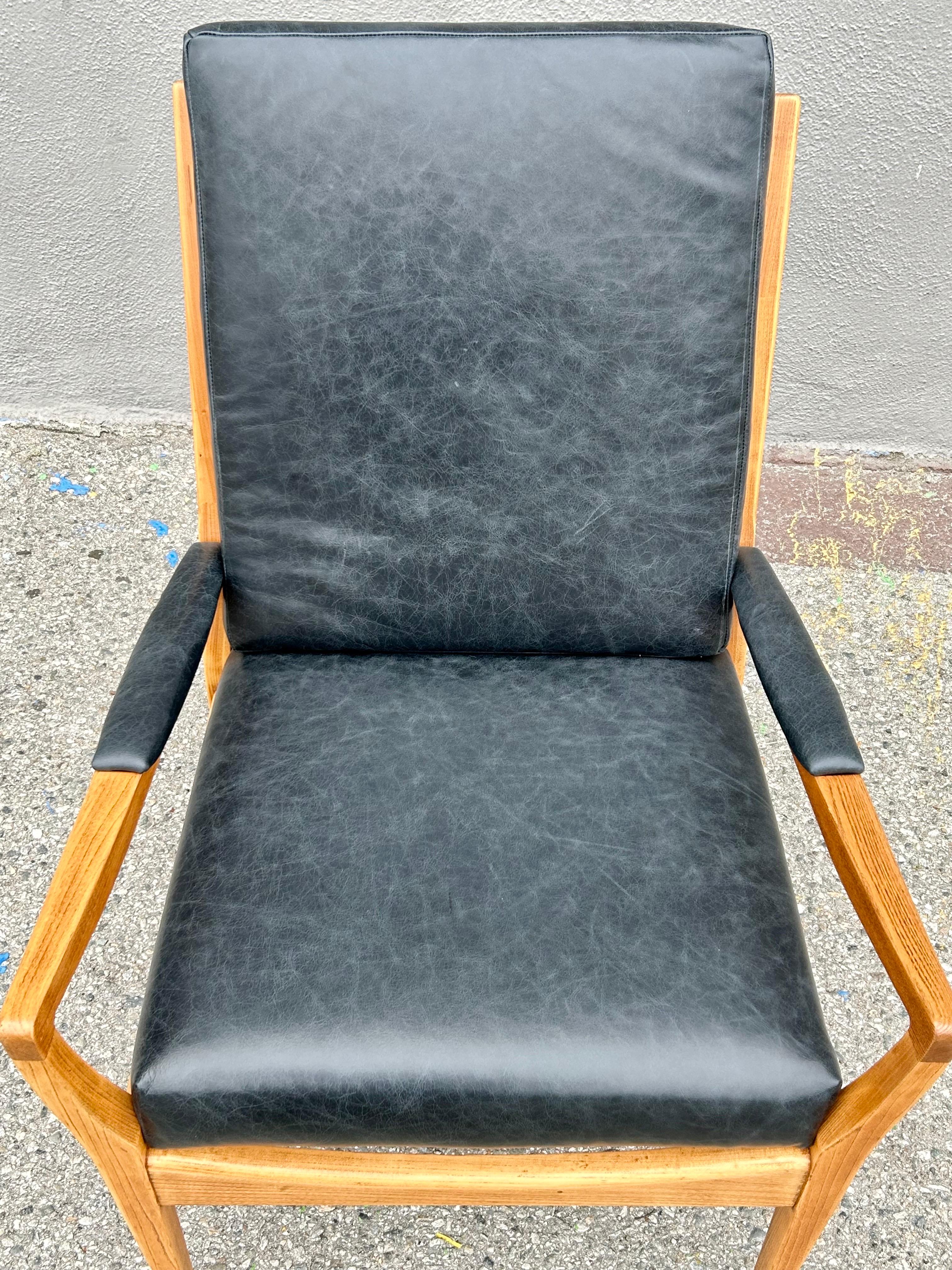 Mid-Century Modern Modern Leather Lounge Chair Don Princess