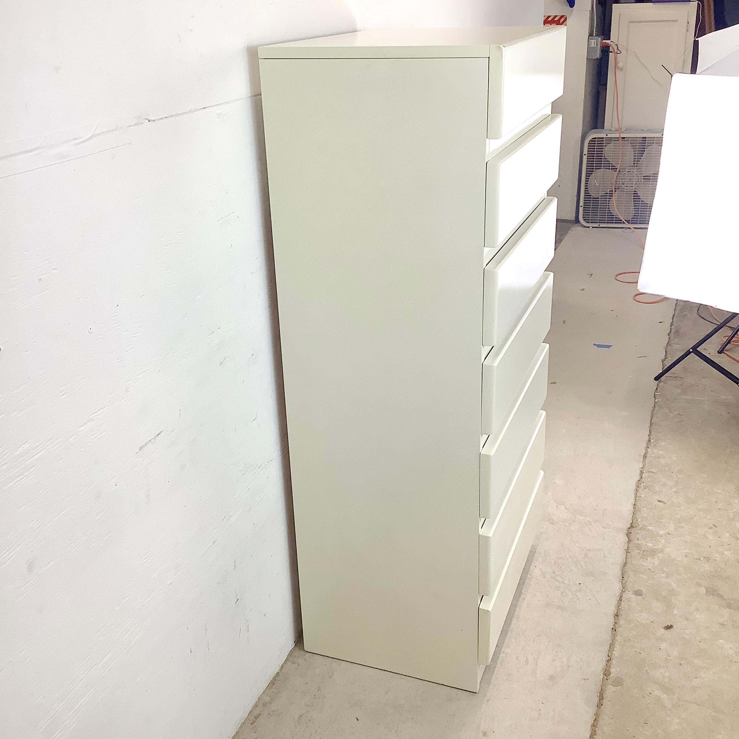 Vintage Modern Lingerie Chest With Jewelry Box In Fair Condition In Trenton, NJ