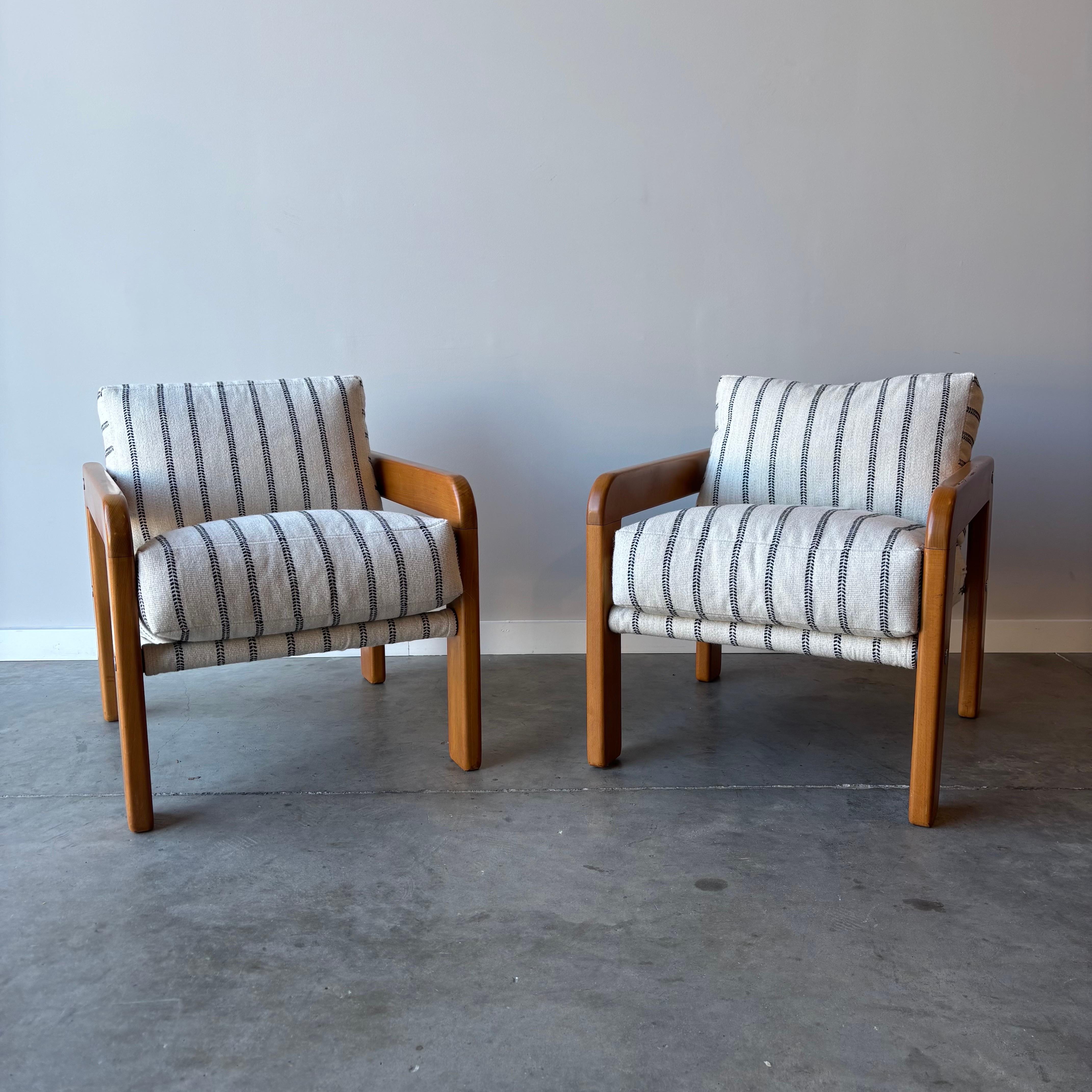 Vintage Modern Lounge Chairs, a Pair In Good Condition For Sale In Raleigh, NC
