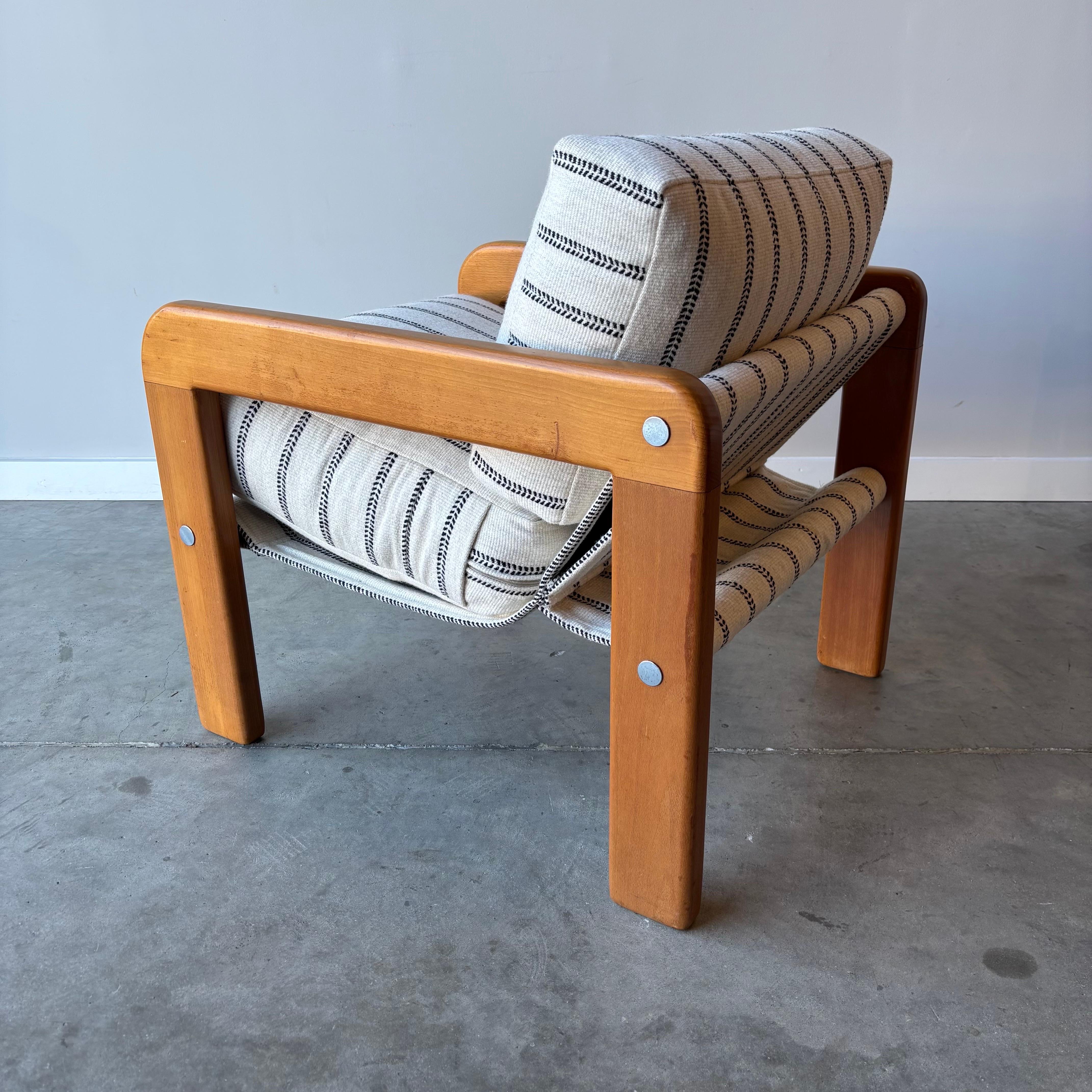 Vintage Modern Lounge Chairs, a Pair For Sale 3