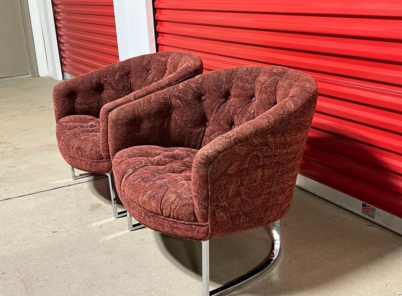 Inconnu Paire de fauteuils de salon modernes vintage d'après Milo Baughman en vente