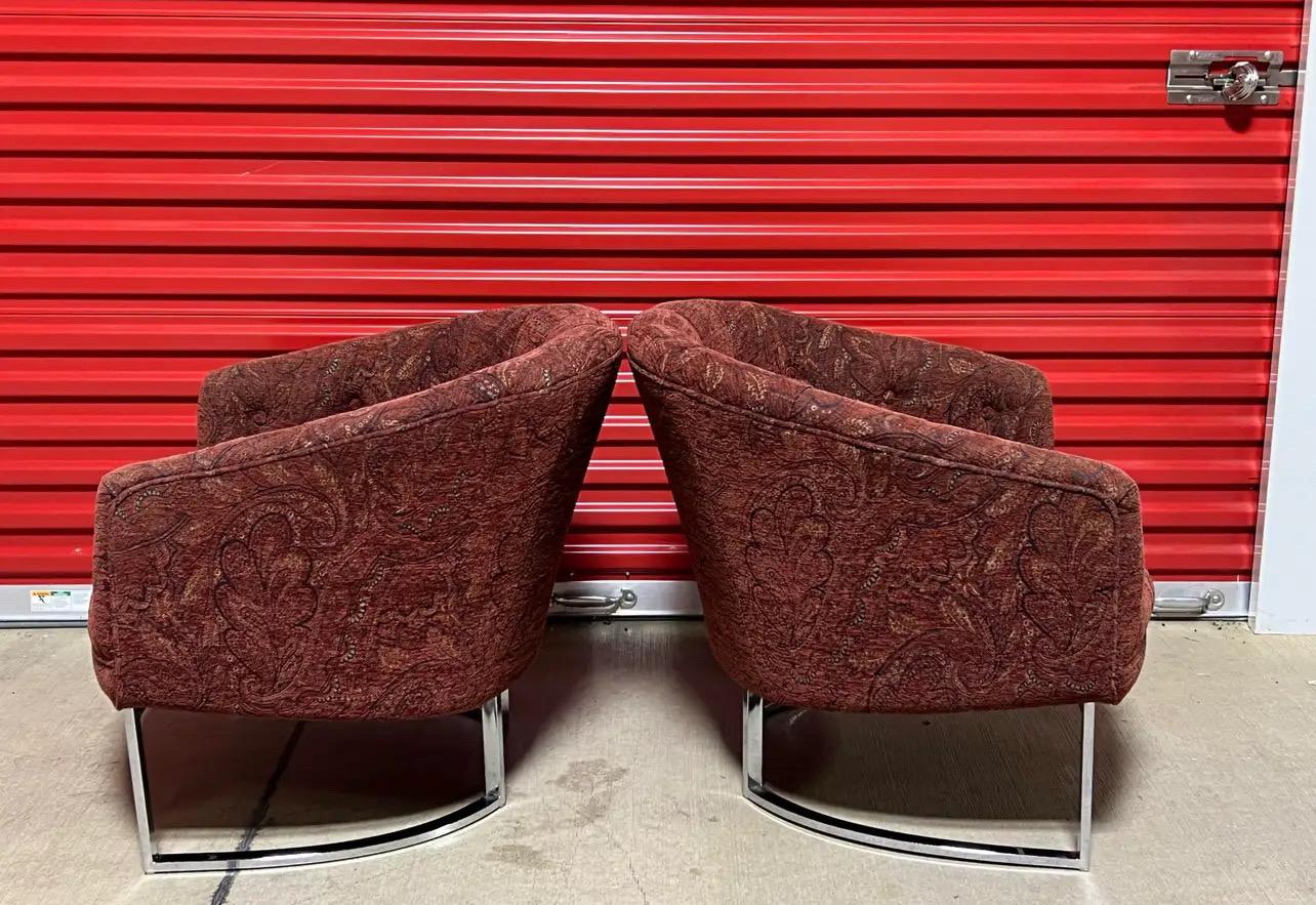 Fin du 20e siècle Paire de fauteuils de salon modernes vintage d'après Milo Baughman en vente
