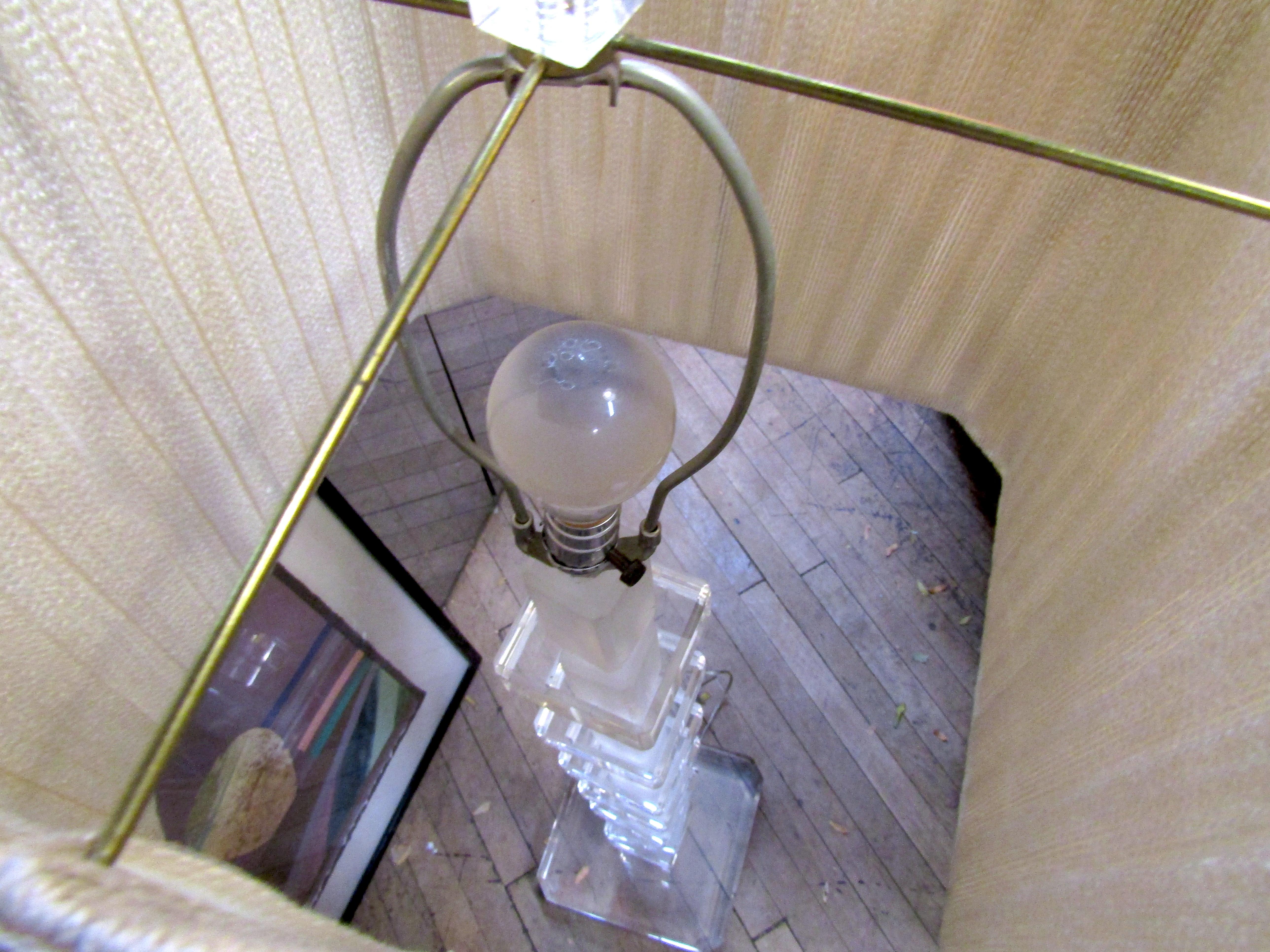 Vintage Modern Lucite Floor Lamp In Good Condition In Brooklyn, NY