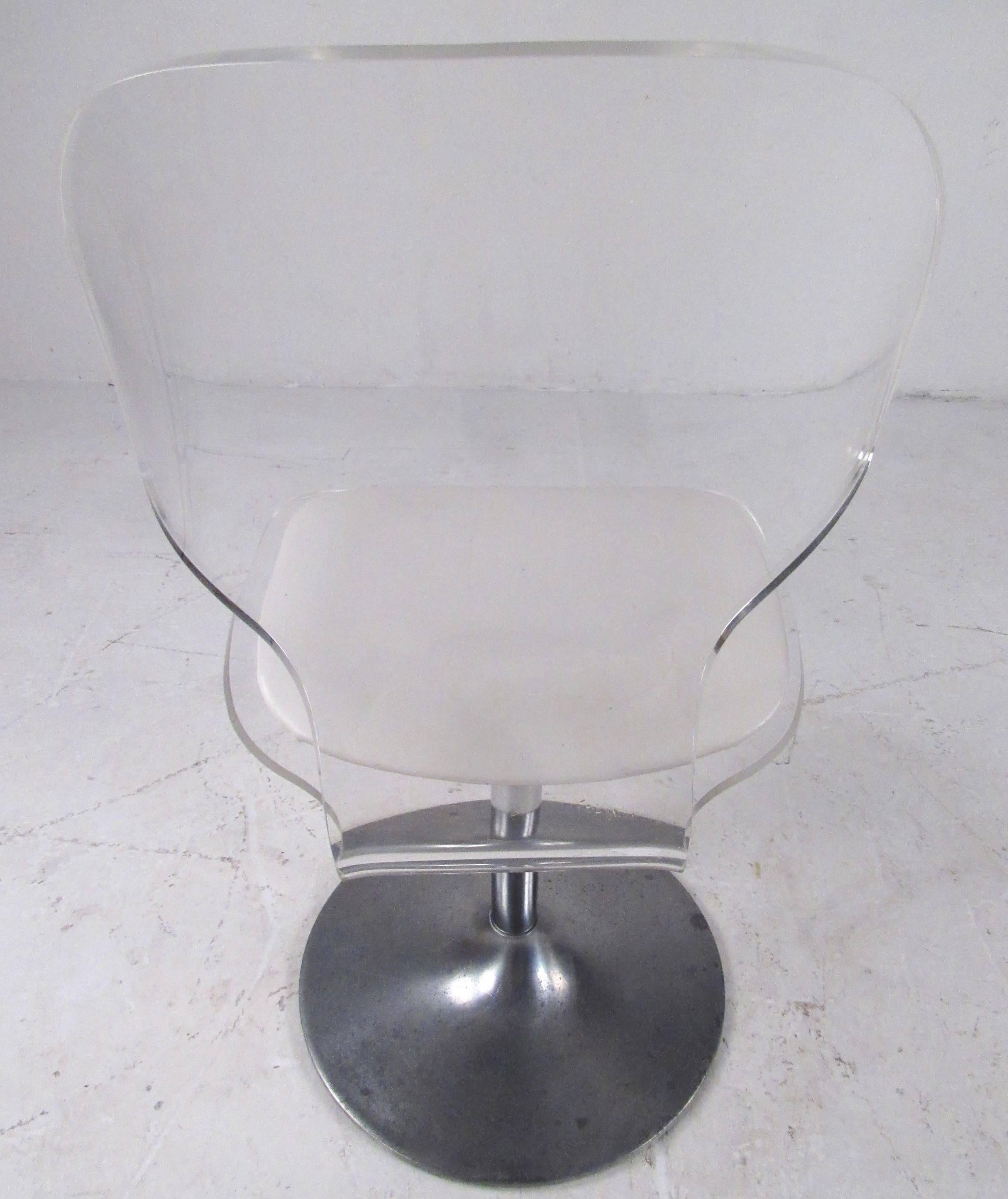 Vintage Modern Lucite Swivel Side Chair In Good Condition In Brooklyn, NY