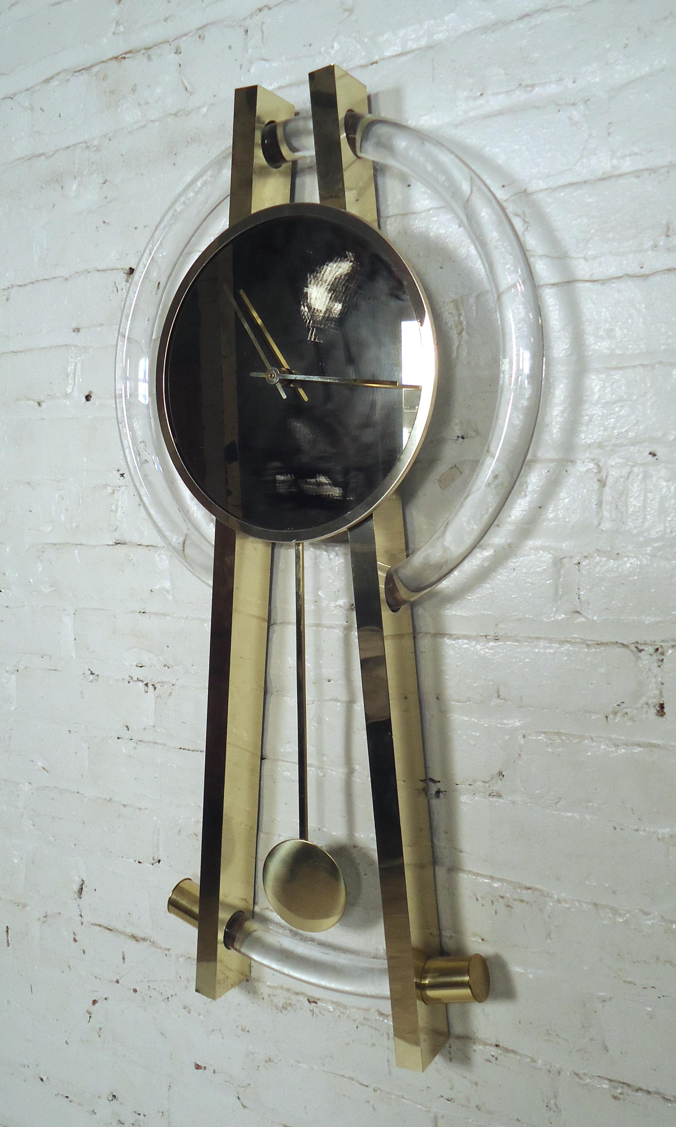 Mid-20th Century Vintage Modern Lucite Wall Clock