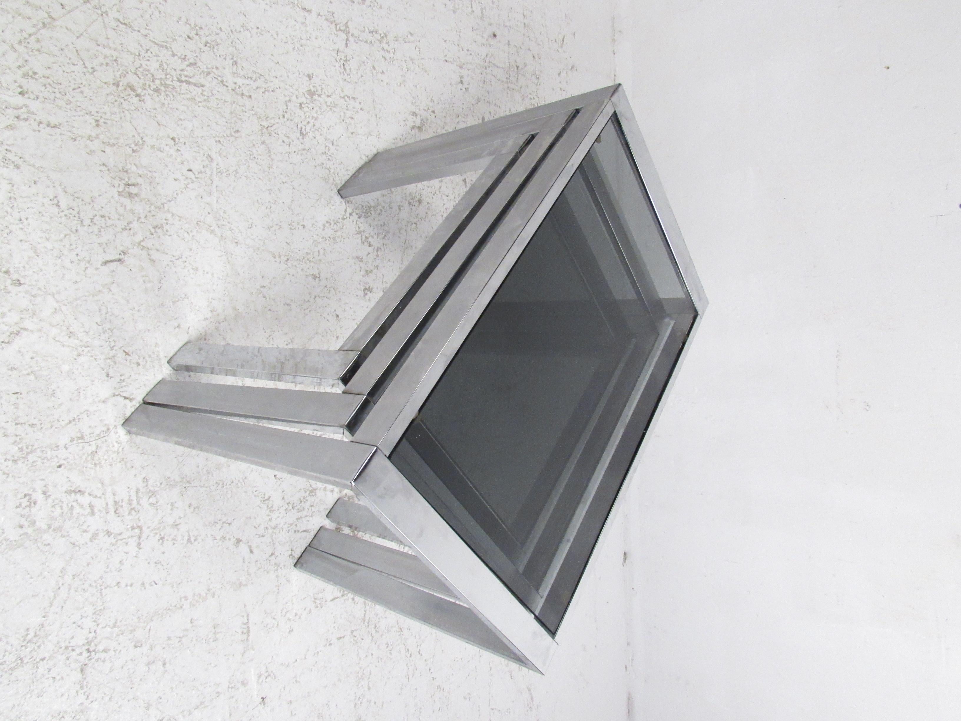 VIntage Moderne Schachteltische aus Metall und Glas im Zustand „Gut“ im Angebot in Brooklyn, NY