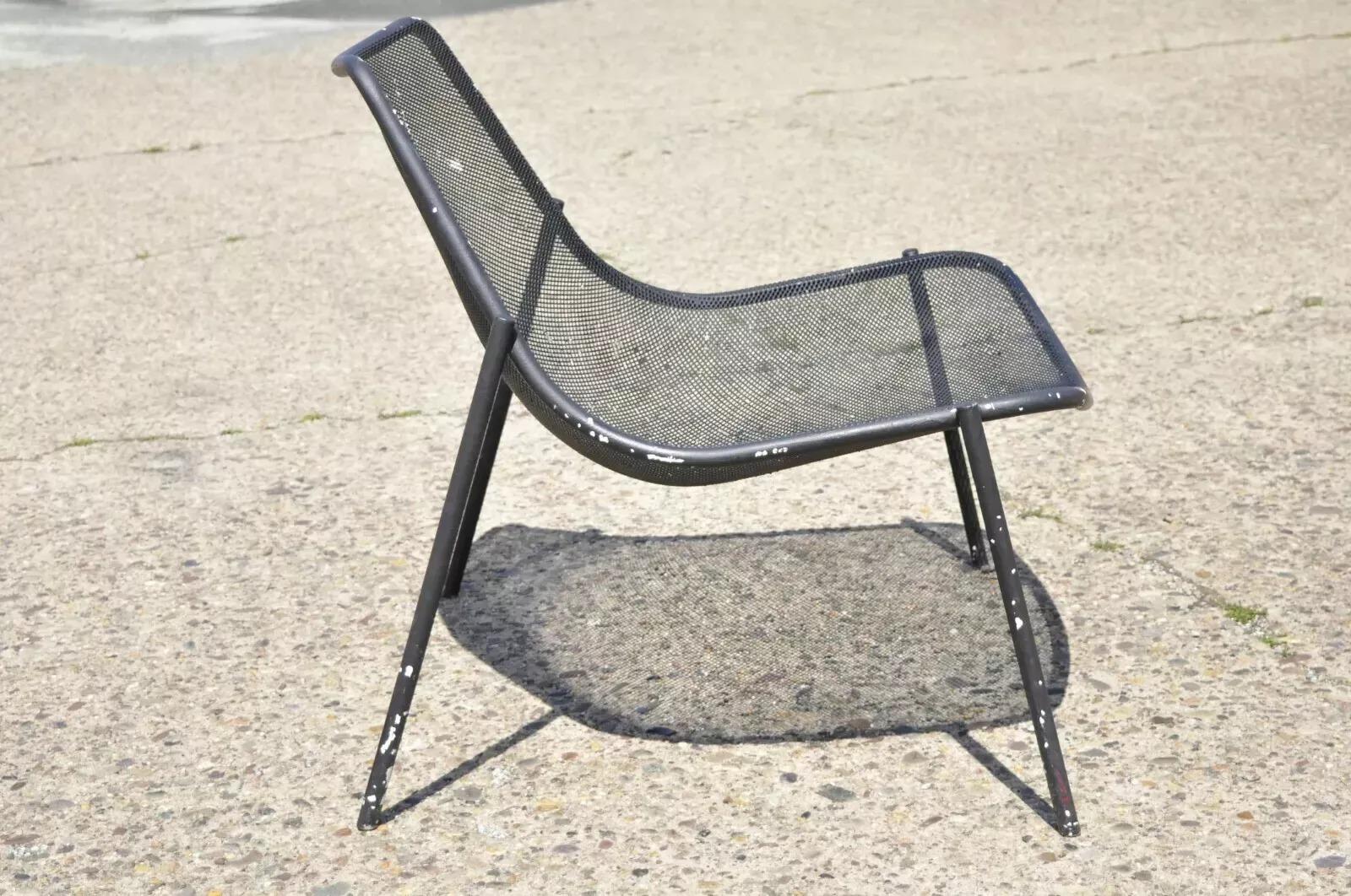 Vintage Modern Metal Mesh Perforated Wide Seat Patio Garden Lounge Chair For Sale 4