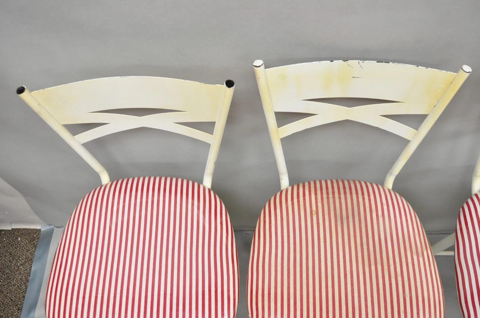 Vintage Modern Metall Weiß lackiert Swivel Amisco Counter Barhocker - Set von 4 (20. Jahrhundert) im Angebot