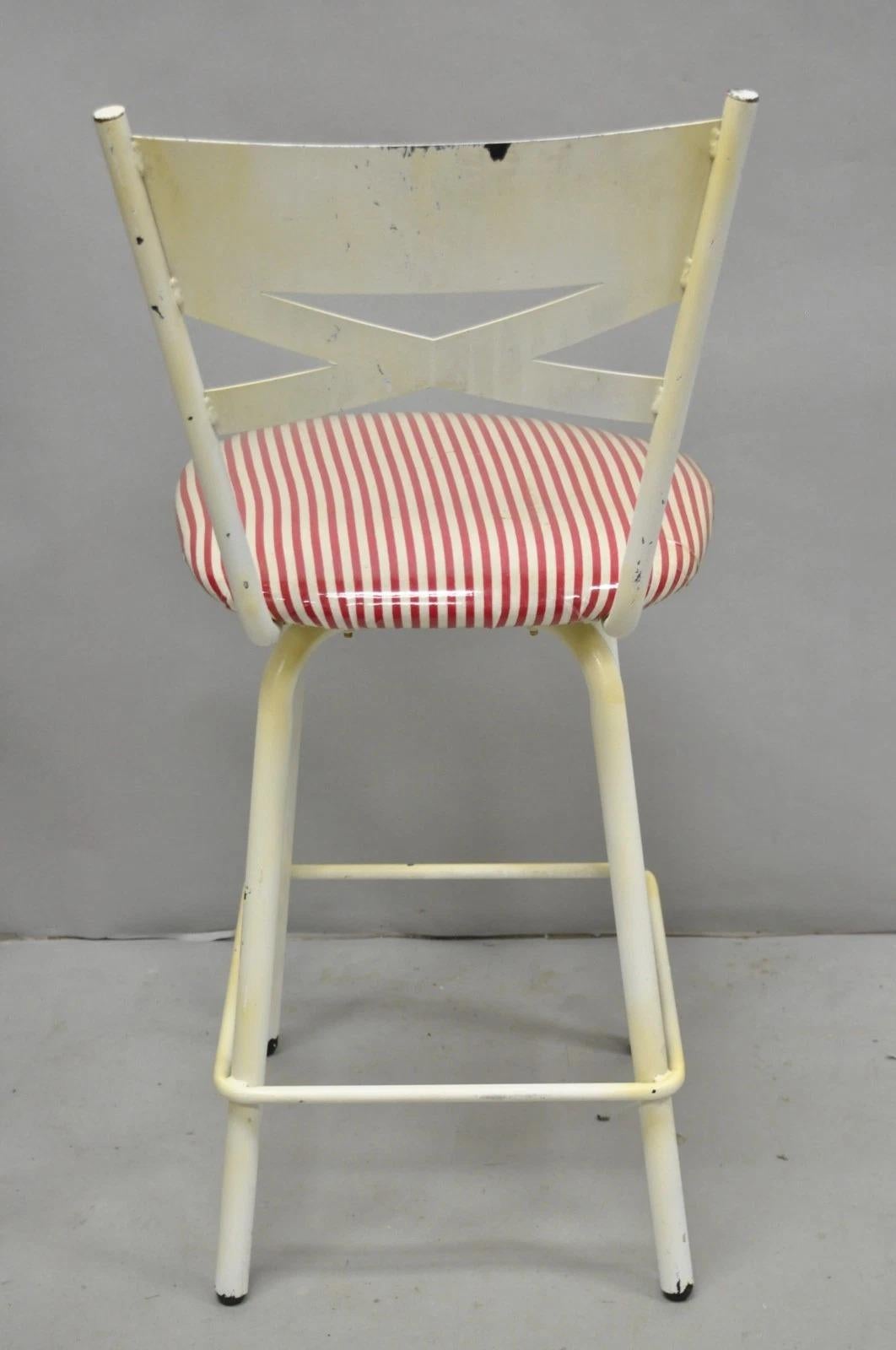 Vintage Modern Metall Weiß lackiert Swivel Amisco Counter Barhocker - Set von 4 im Angebot 4