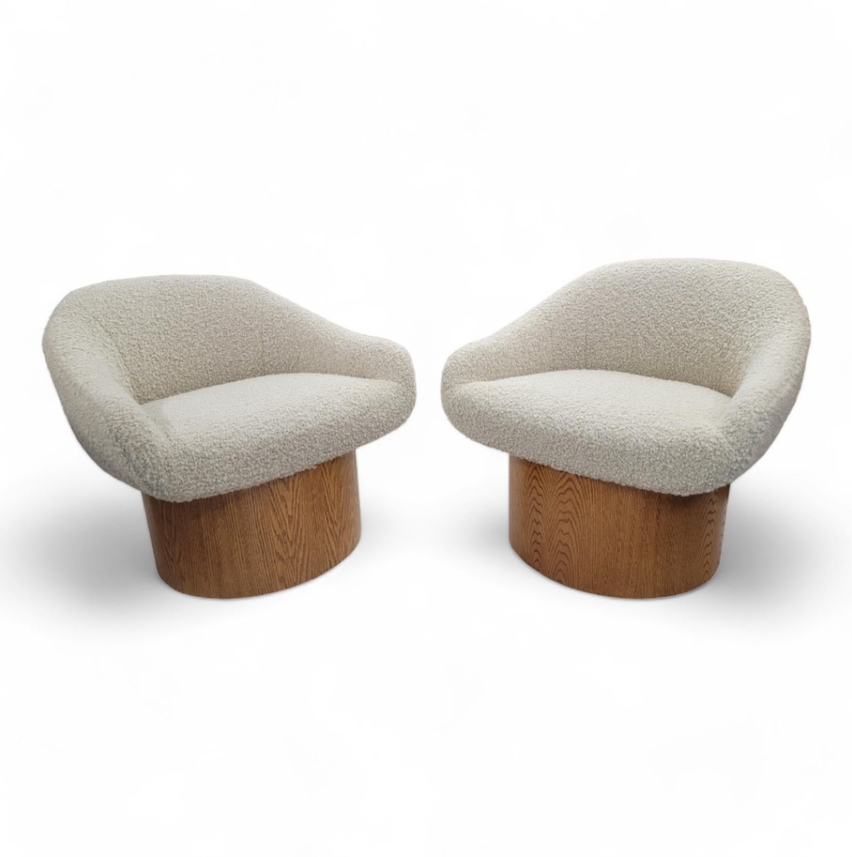 Vintage Modern Milo Baughman Style Barrel Lounges Upholstered in Boucle - Pair In Good Condition In Chicago, IL