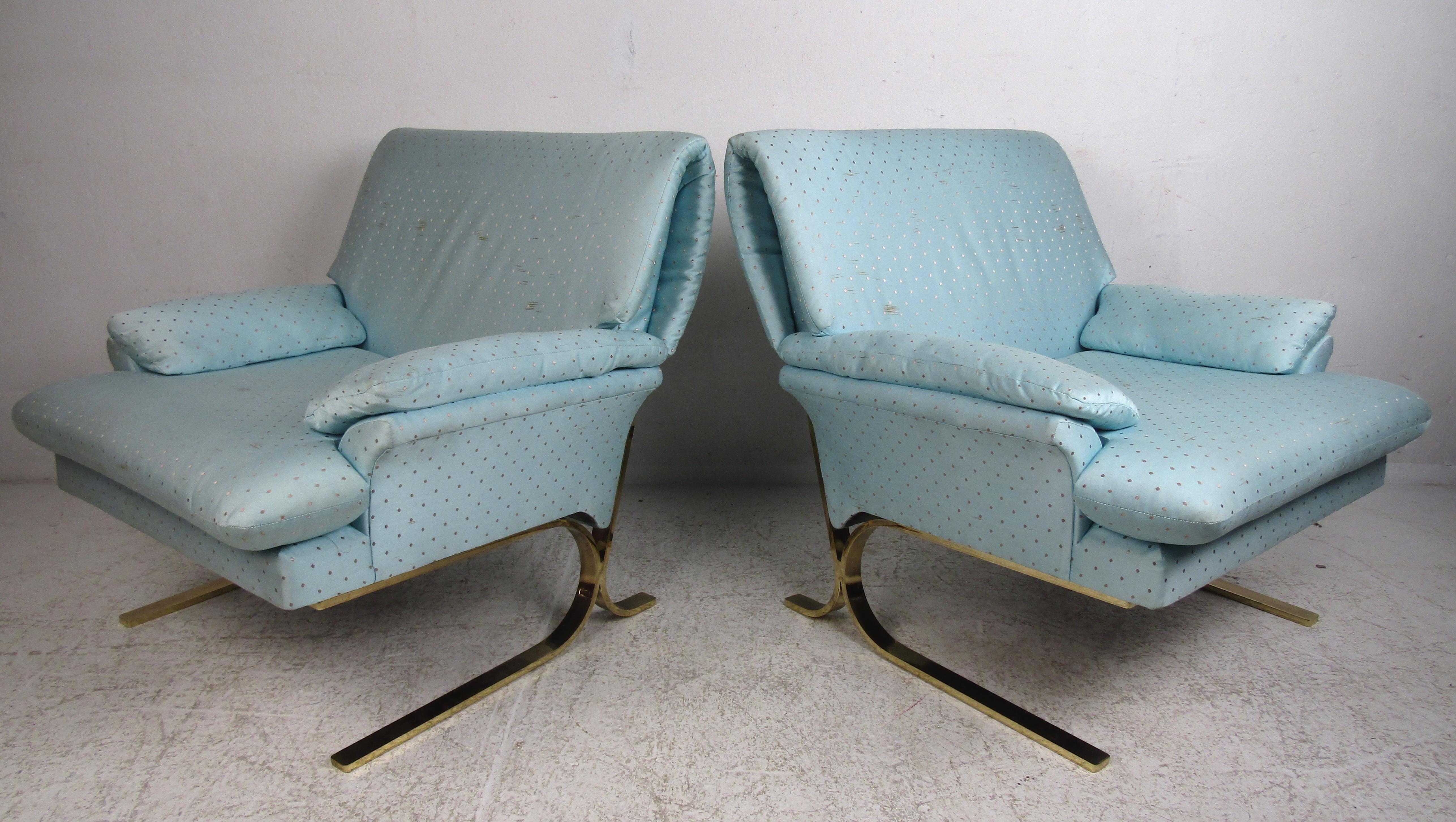 Mid-Century Modern Vintage Modern Milo Baughman Style Cantilever Lounge Chairs For Sale