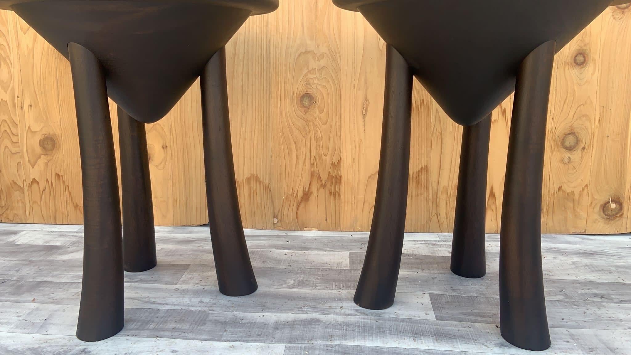 Vintage Modern Minimalist Sculpted 3 Arched Leg Side Table, Pair In Good Condition In Chicago, IL
