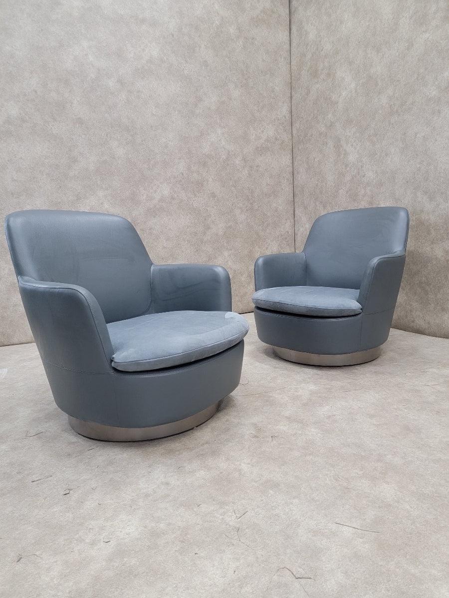Vintage Modern Minotti Swivel Lounge Chairs In Aqua Blu Leather, Pair For Sale 4