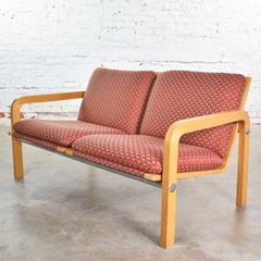 Divanetto o panca a due posti in stile vintage-moderno, in legno di rovere curvato e finiture cromate, attribuito a Thonet