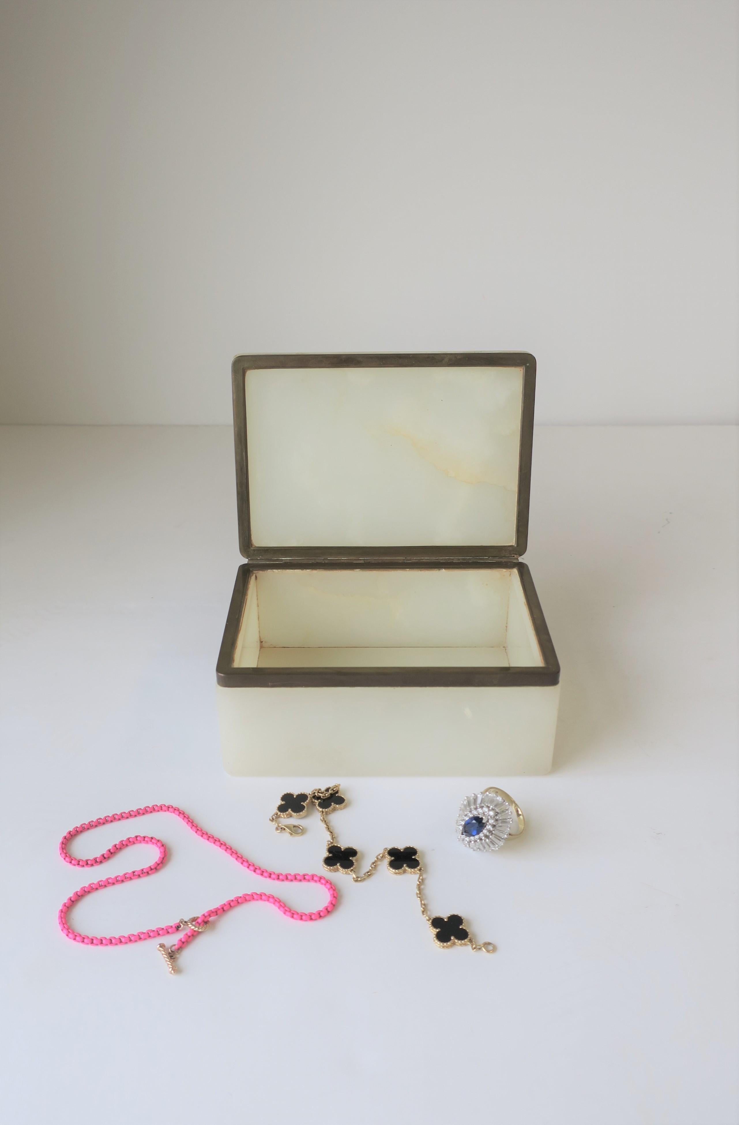 Modern White Onyx Marble and Brass Jewelry Box from Belgium 5