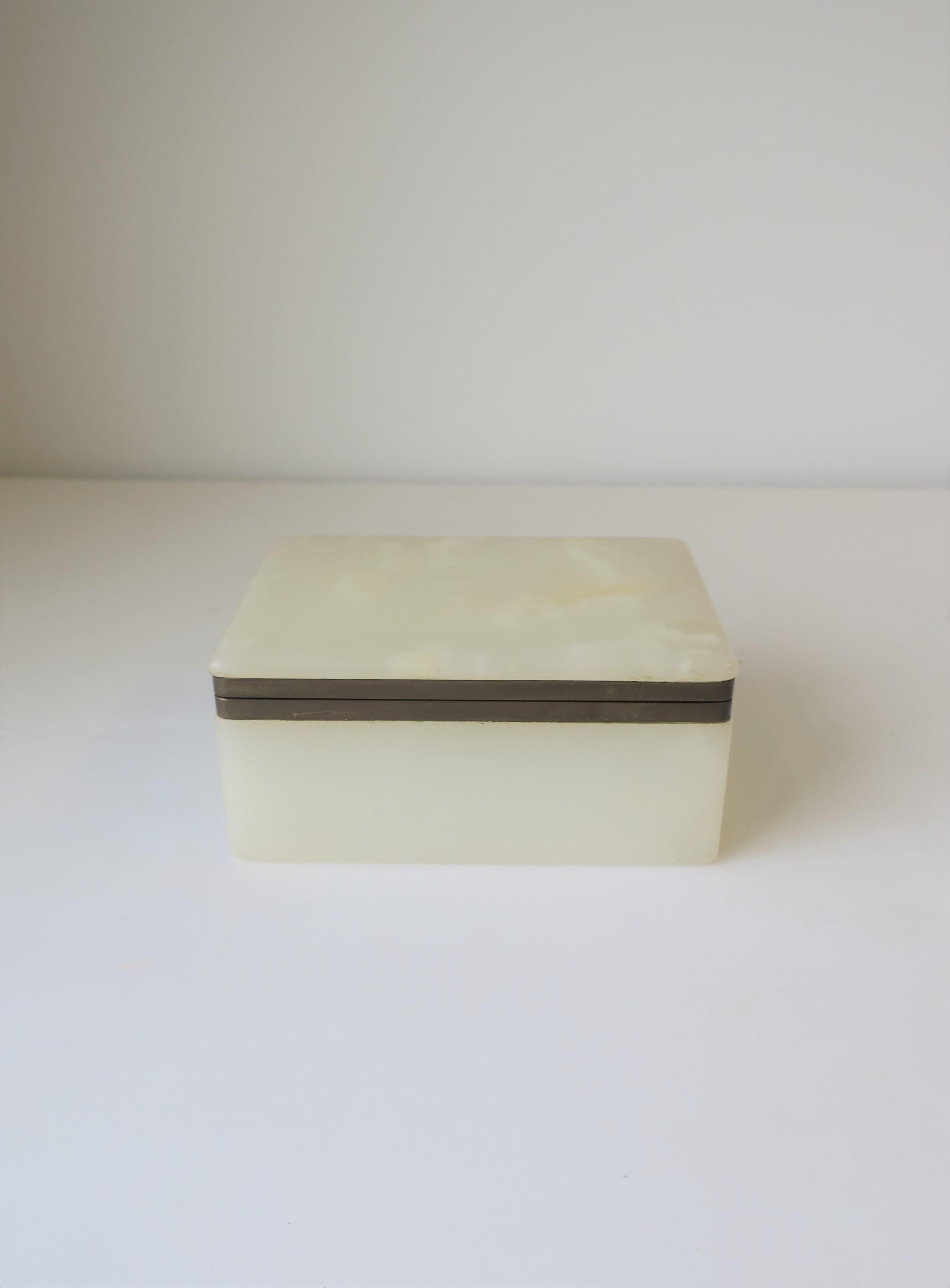 Polished Modern White Onyx Marble and Brass Jewelry Box from Belgium