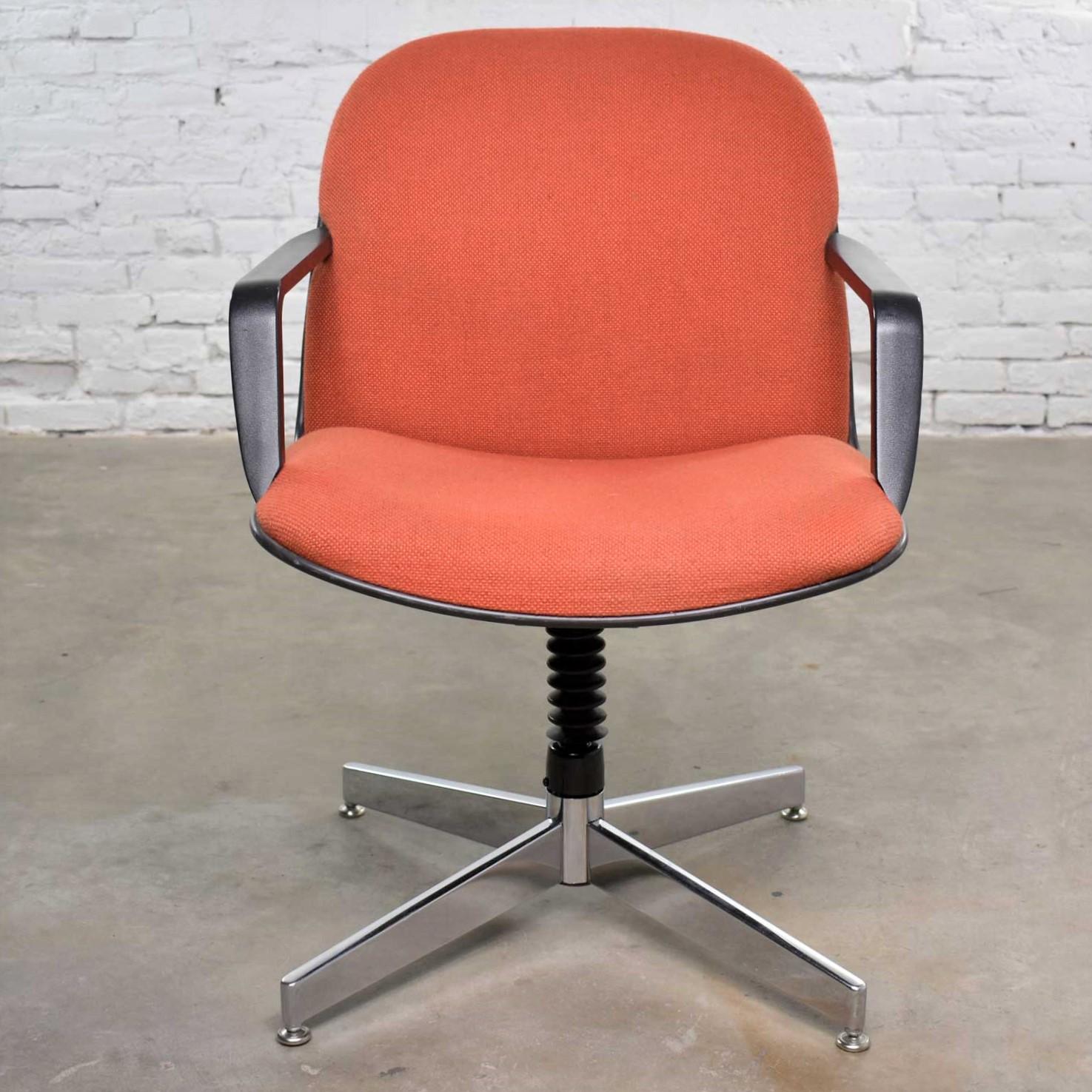 Vintage Modern Orange Fabric Hon Armchair Style of Charles Pollock for Knoll In Good Condition In Topeka, KS